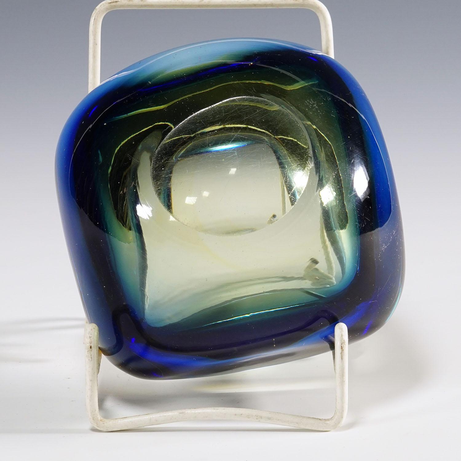 Bol en verre d'art Sommerso de Murano bleu et jaune, moderne du milieu du siècle dernier, années 1960 en vente 1