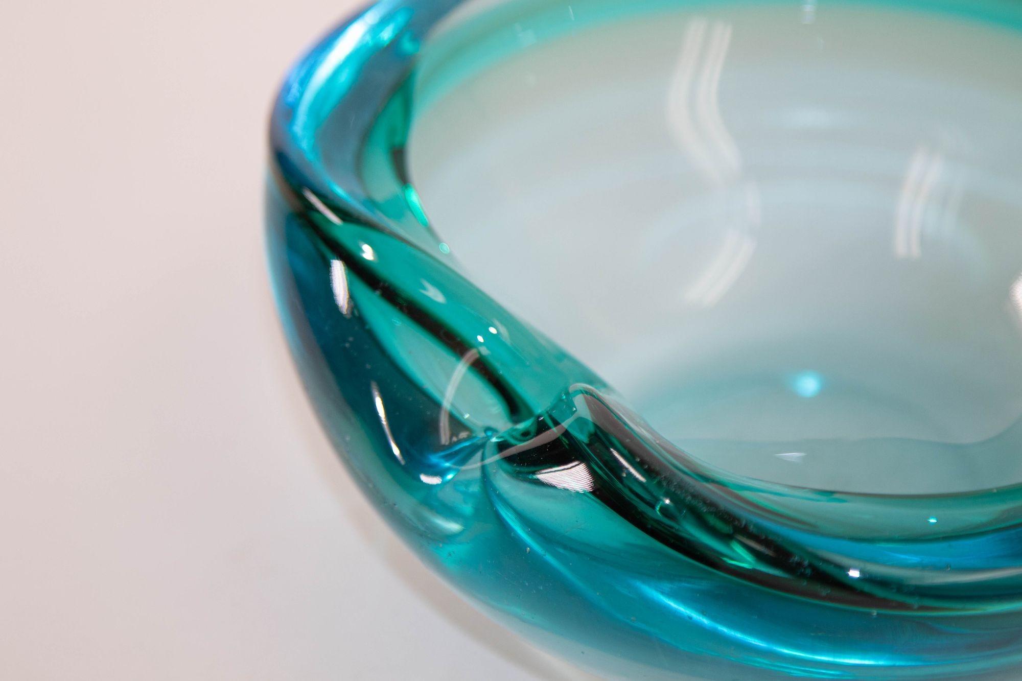 Mid-Century Modern Murano Blue Glass Decorative Bowl Ashtray, 1970s In Good Condition In North Hollywood, CA