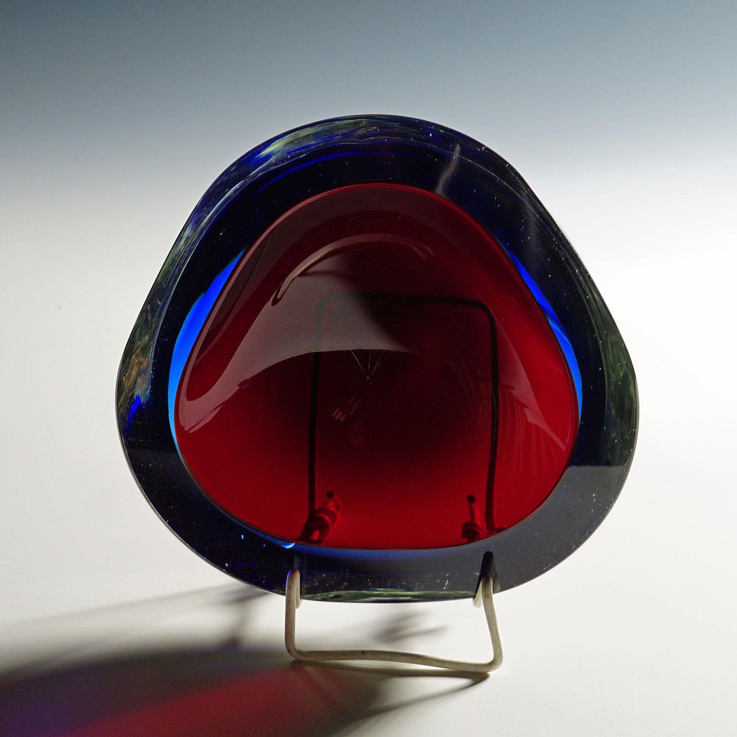 Mid-Century Modern Murano Sommerso Art Glass Bowl 1960s For Sale 3