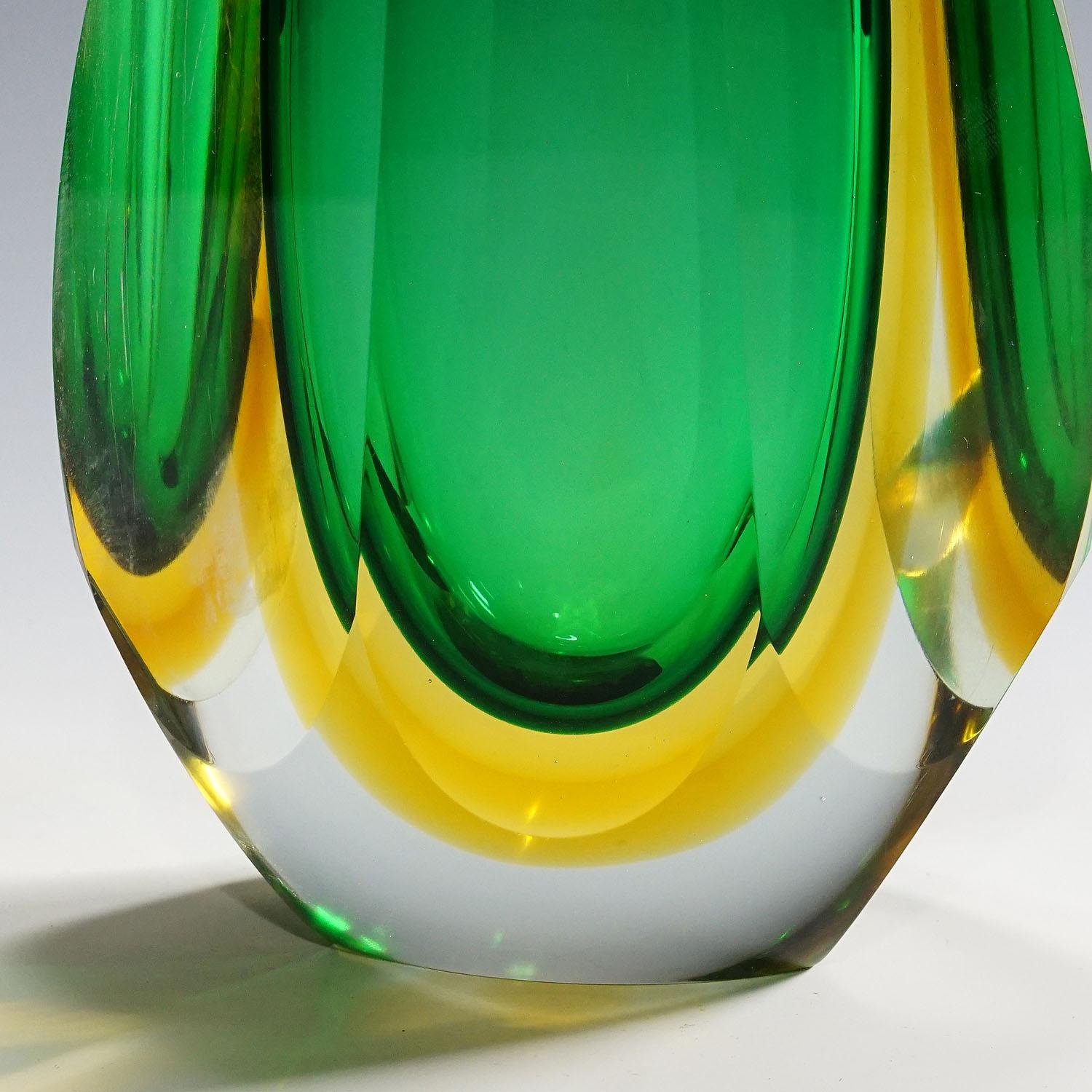 Midcentury Modern Murano Sommerso Art Glass Vase 1960s 1