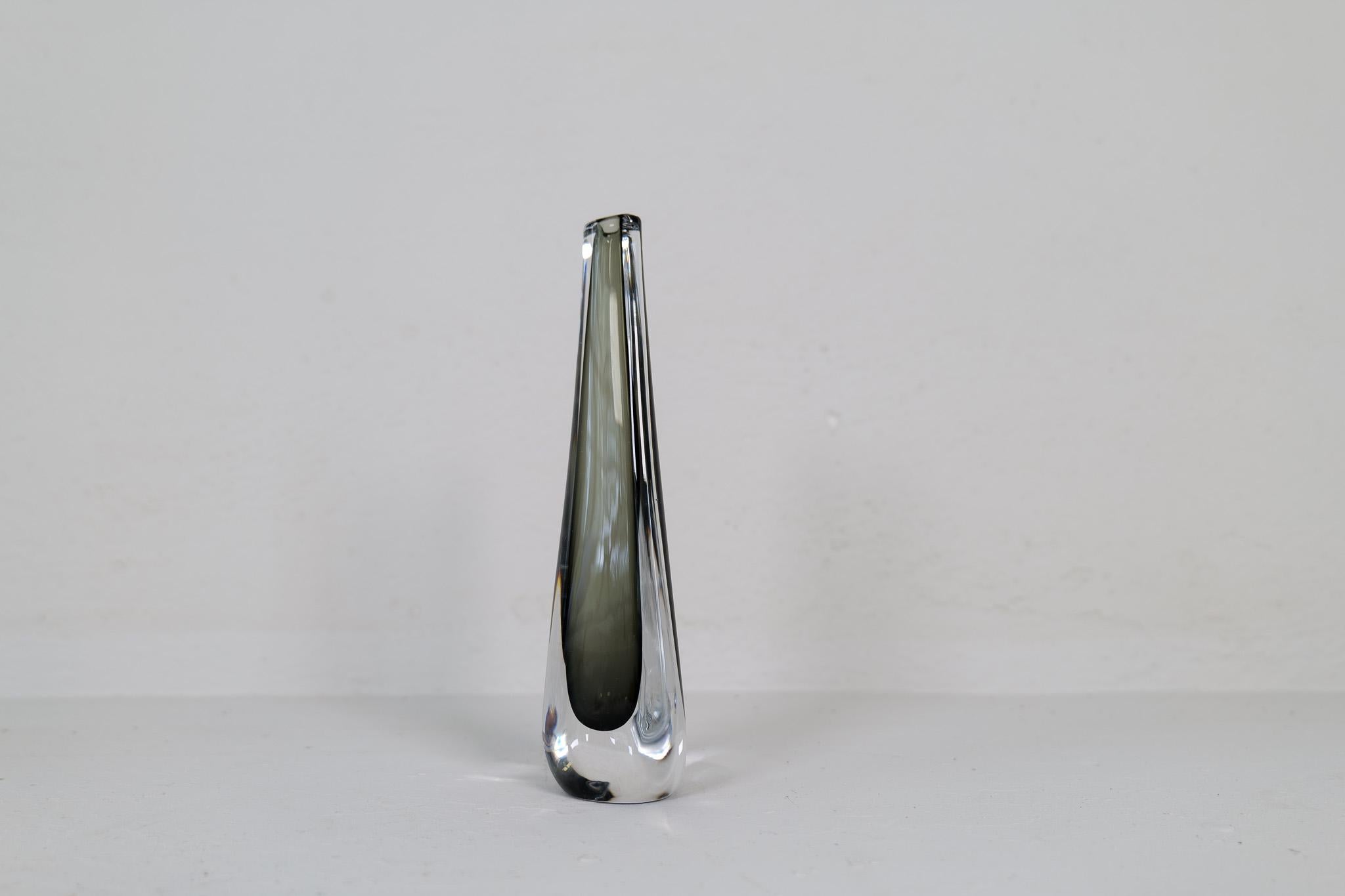 Mid-Century Modern Nils Landberg Orrefors Set of 2 Vases, circa 1950s, Sweden For Sale 3