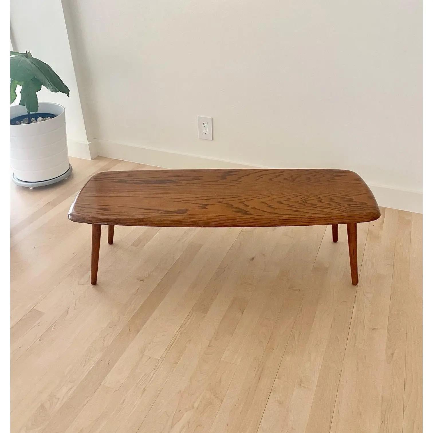 Midcentury Modern Oak Coffee Table on Splayed Legs For Sale 3
