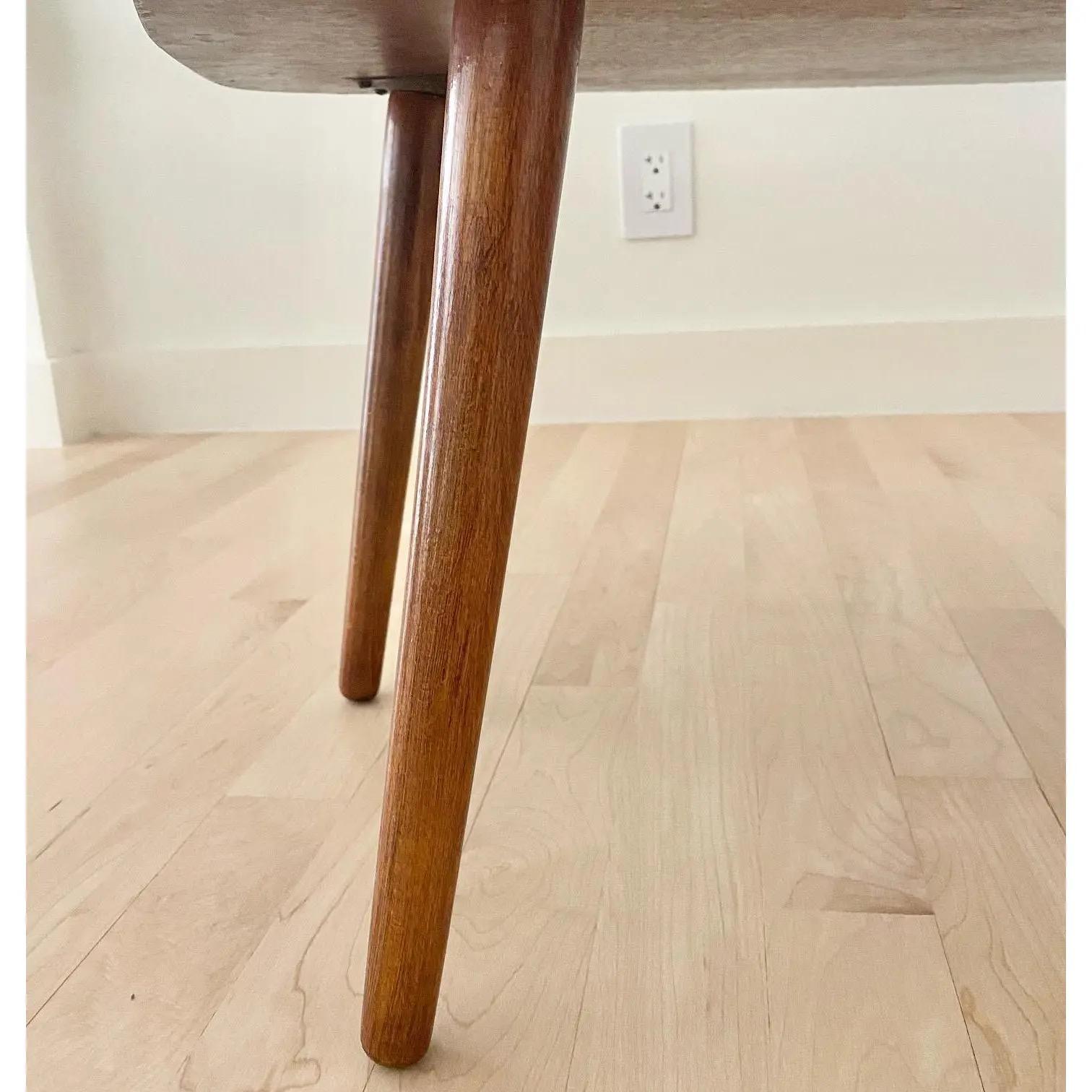 Midcentury Modern Oak Coffee Table on Splayed Legs For Sale 4