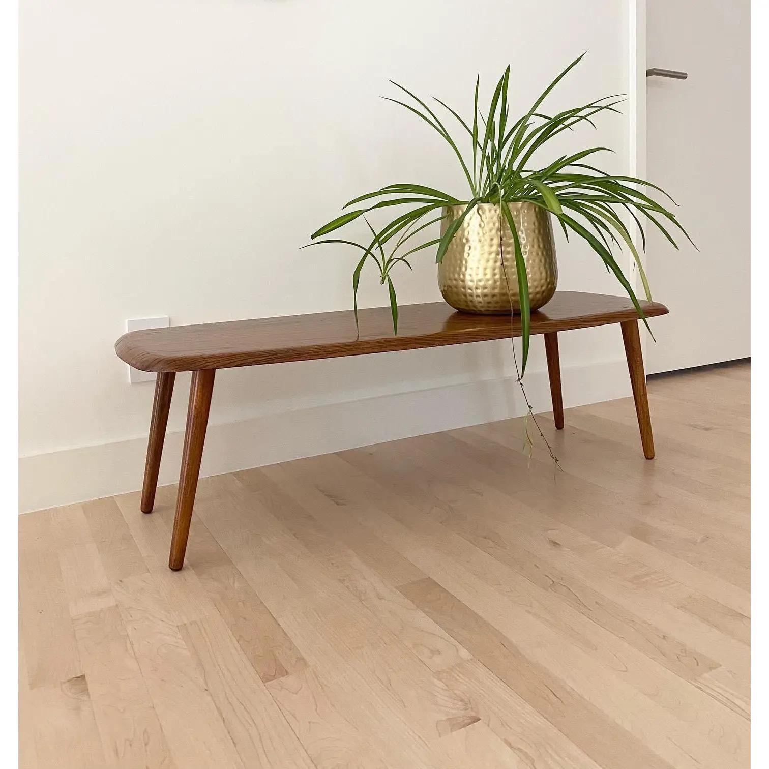 Midcentury Modern Oak Coffee Table on Splayed Legs In Good Condition For Sale In Round Top, TX
