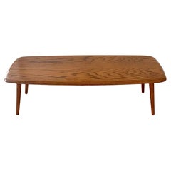 Midcentury Modern Eiche Couchtisch auf gespreizten Beinen