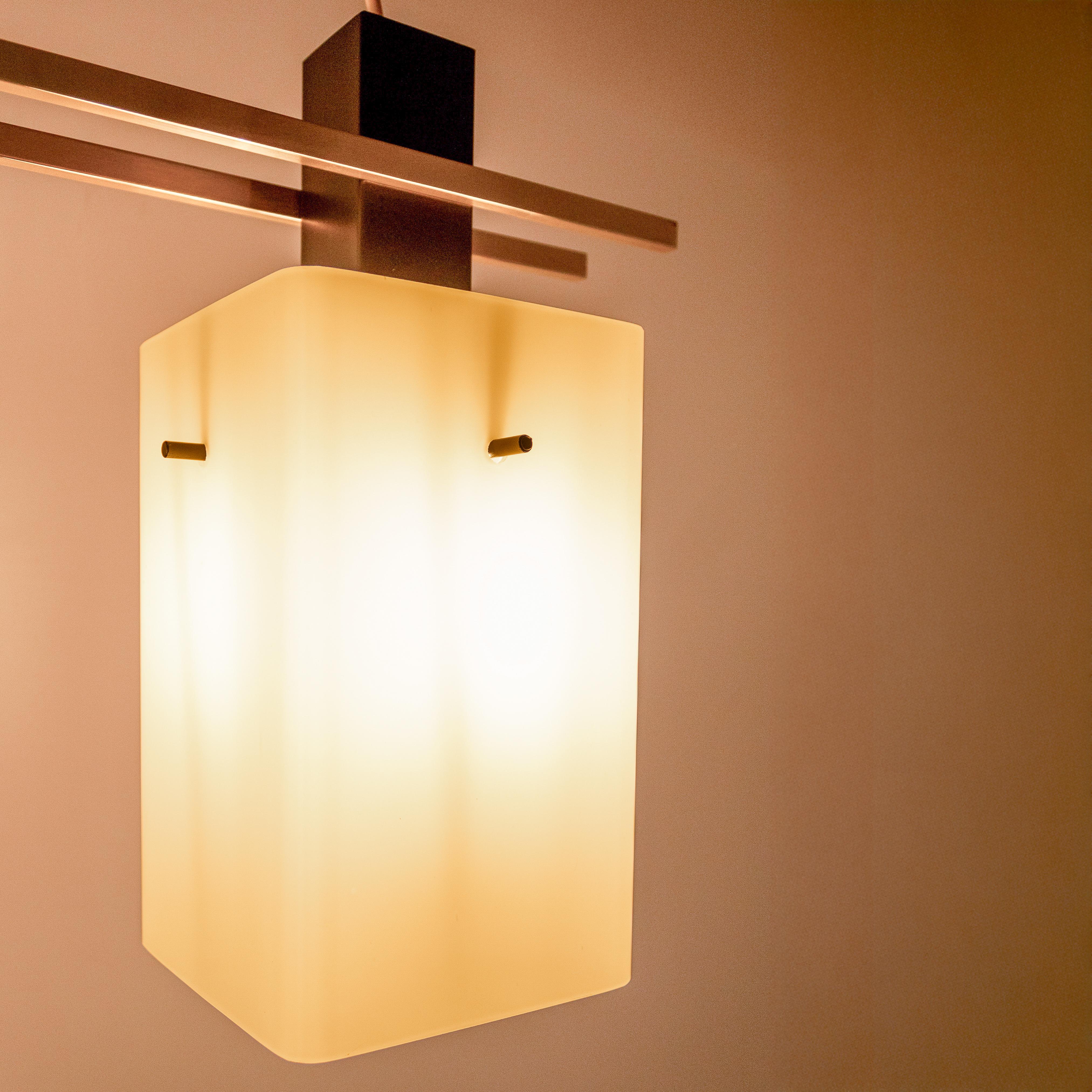 Lampadario moderno di metà secolo in ottone e oplaine, Stilnovo, Italia 1950s in vendita 3