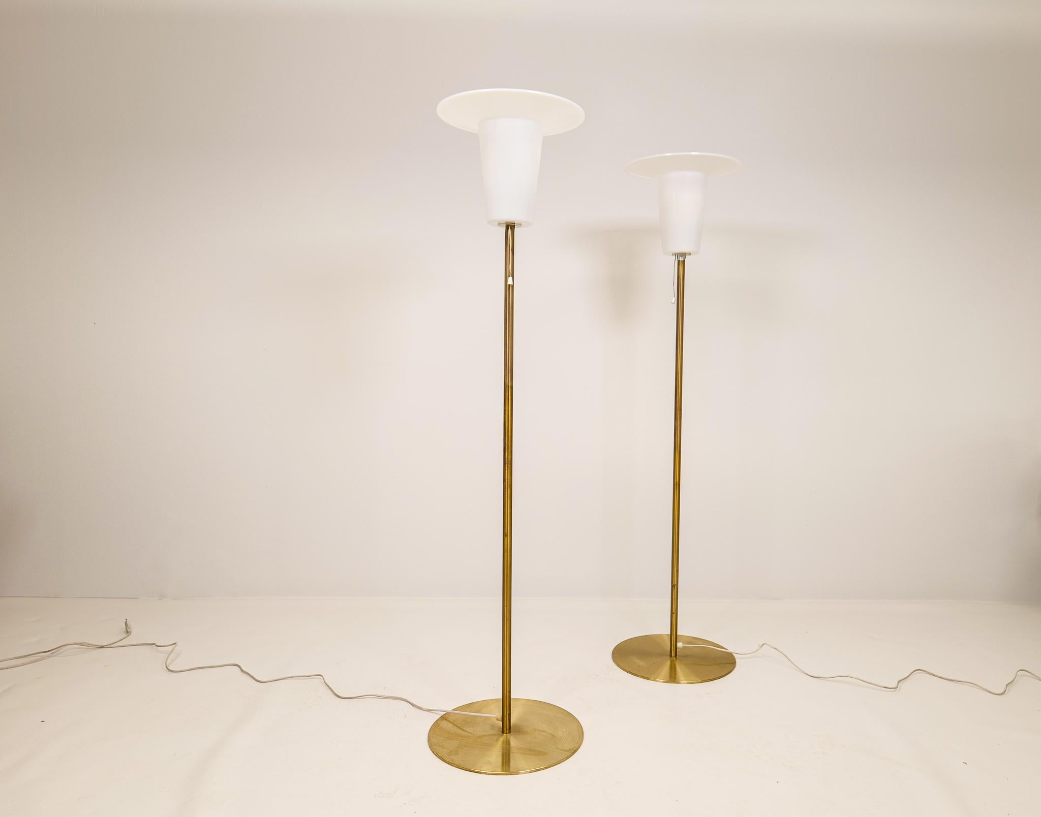 Mid-Century Modern Pair of Brass Floor Lamps Luxus, Sweden, 1970s For Sale 1