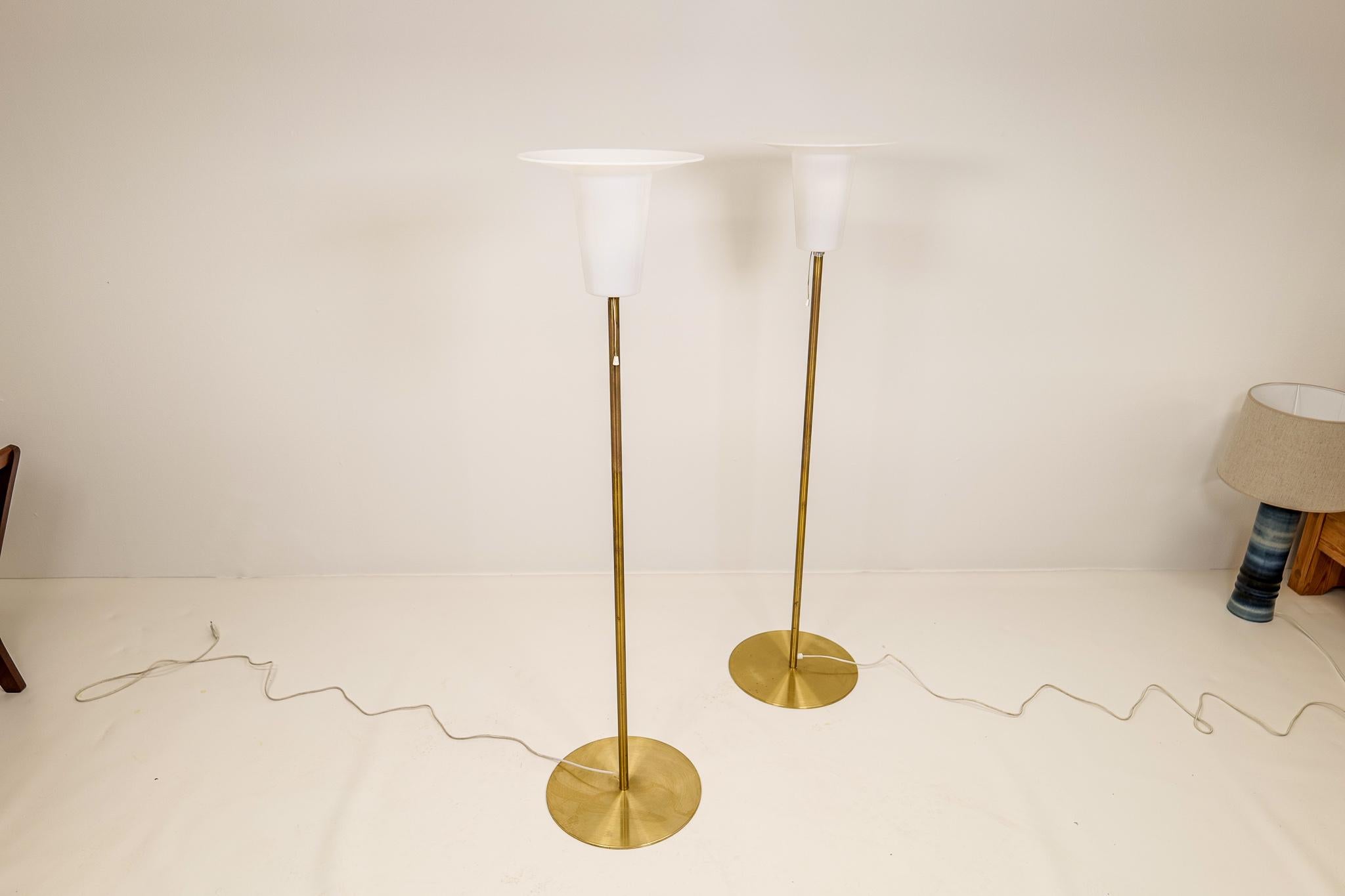 Mid-Century Modern Pair of Brass Floor Lamps Luxus, Sweden, 1970s For Sale 2