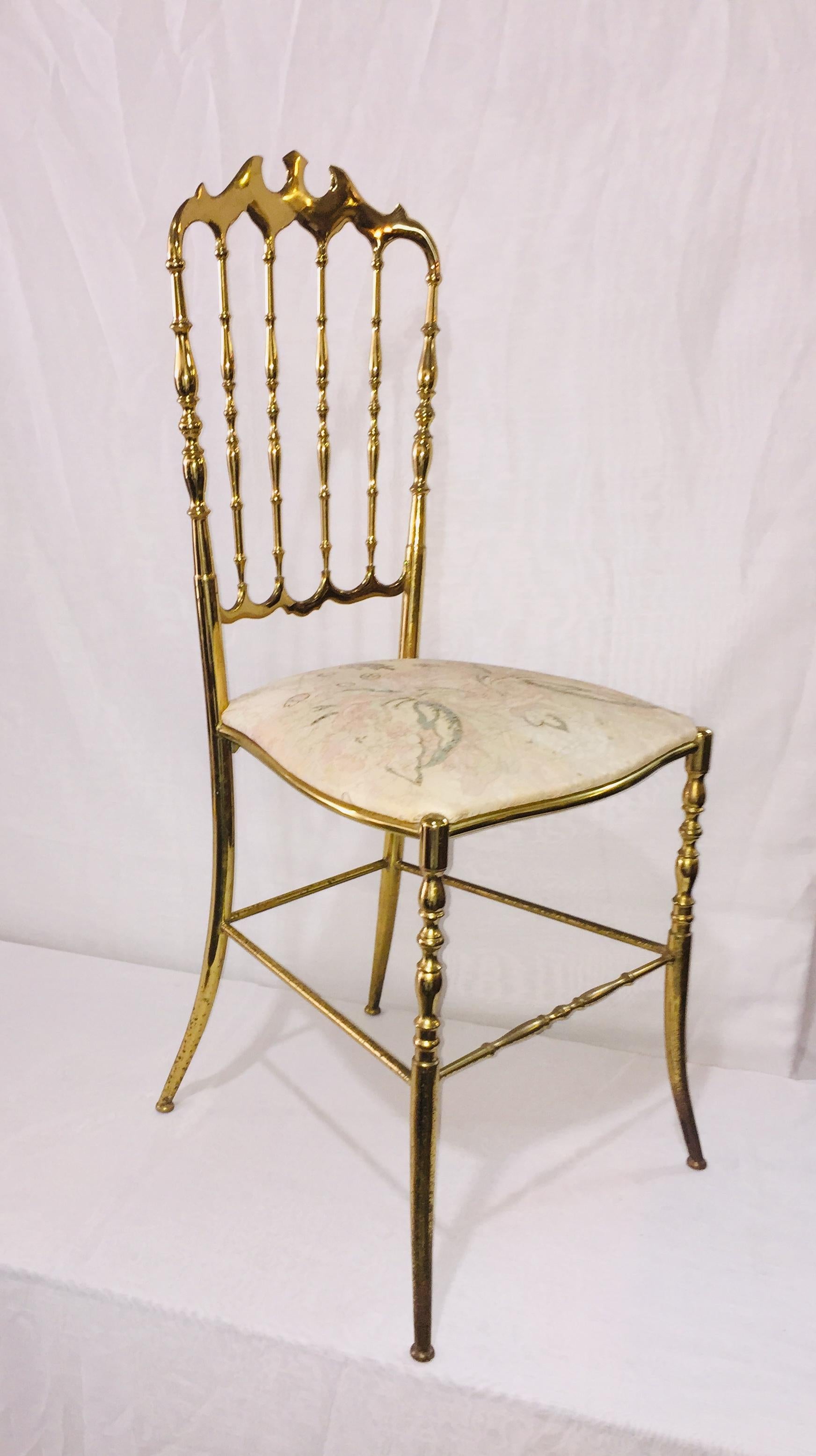 Mid-Century Modern Pair of Italian Chiavari Opéra Chairs in Solid Polished Brass For Sale 5