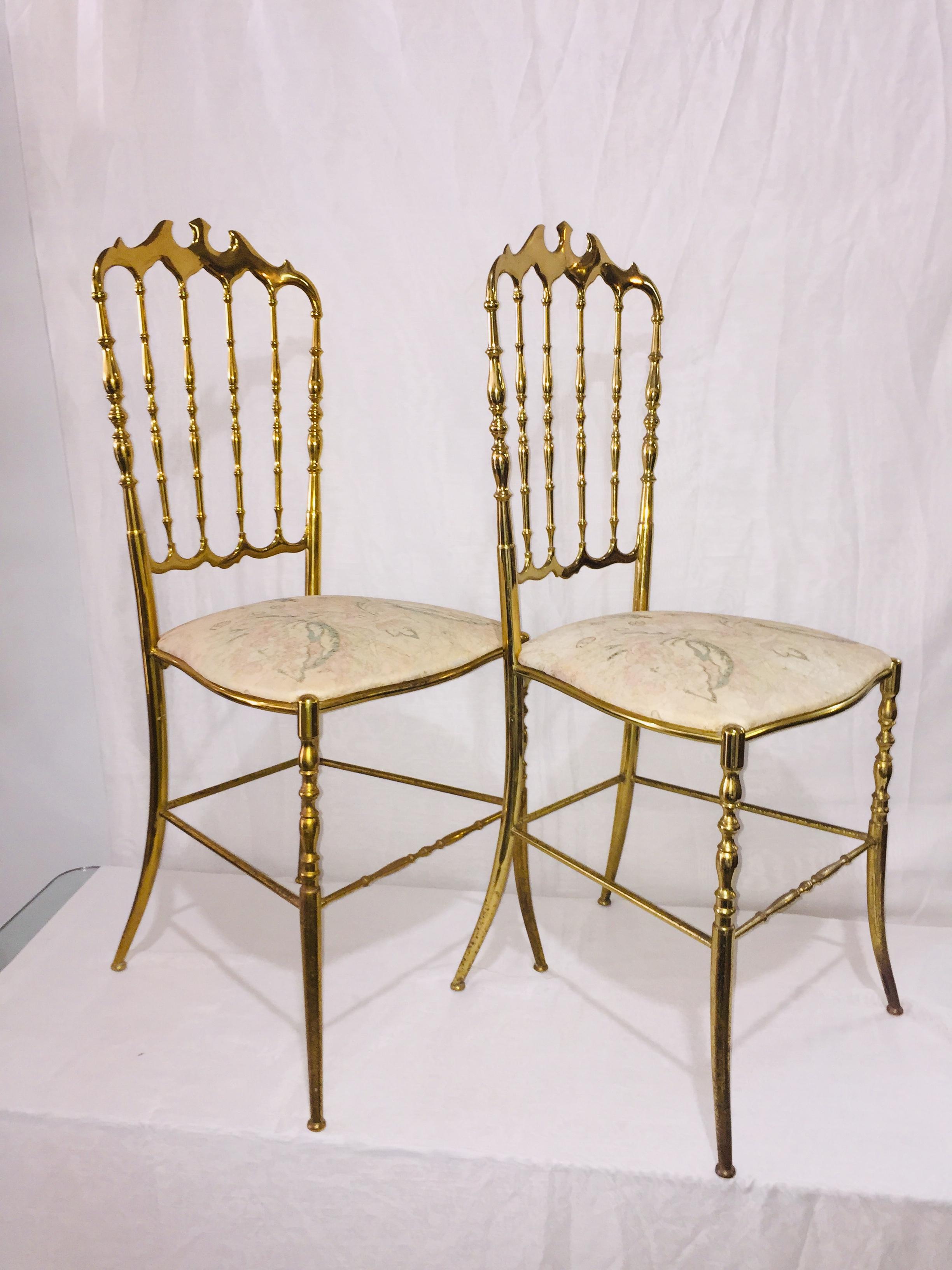 Mid-Century Modern Pair of Italian Chiavari Opéra Chairs in Solid Polished Brass For Sale 3