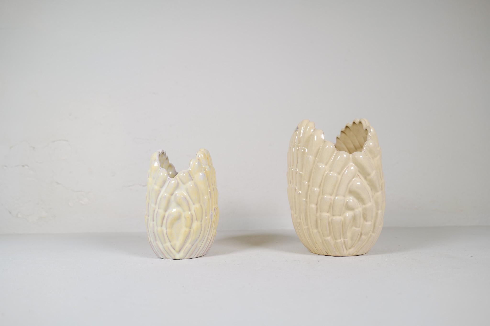 Midcentury Modern Pair of Seashell Vases by Vicke Lindstrand , Sweden In Good Condition For Sale In Hillringsberg, SE