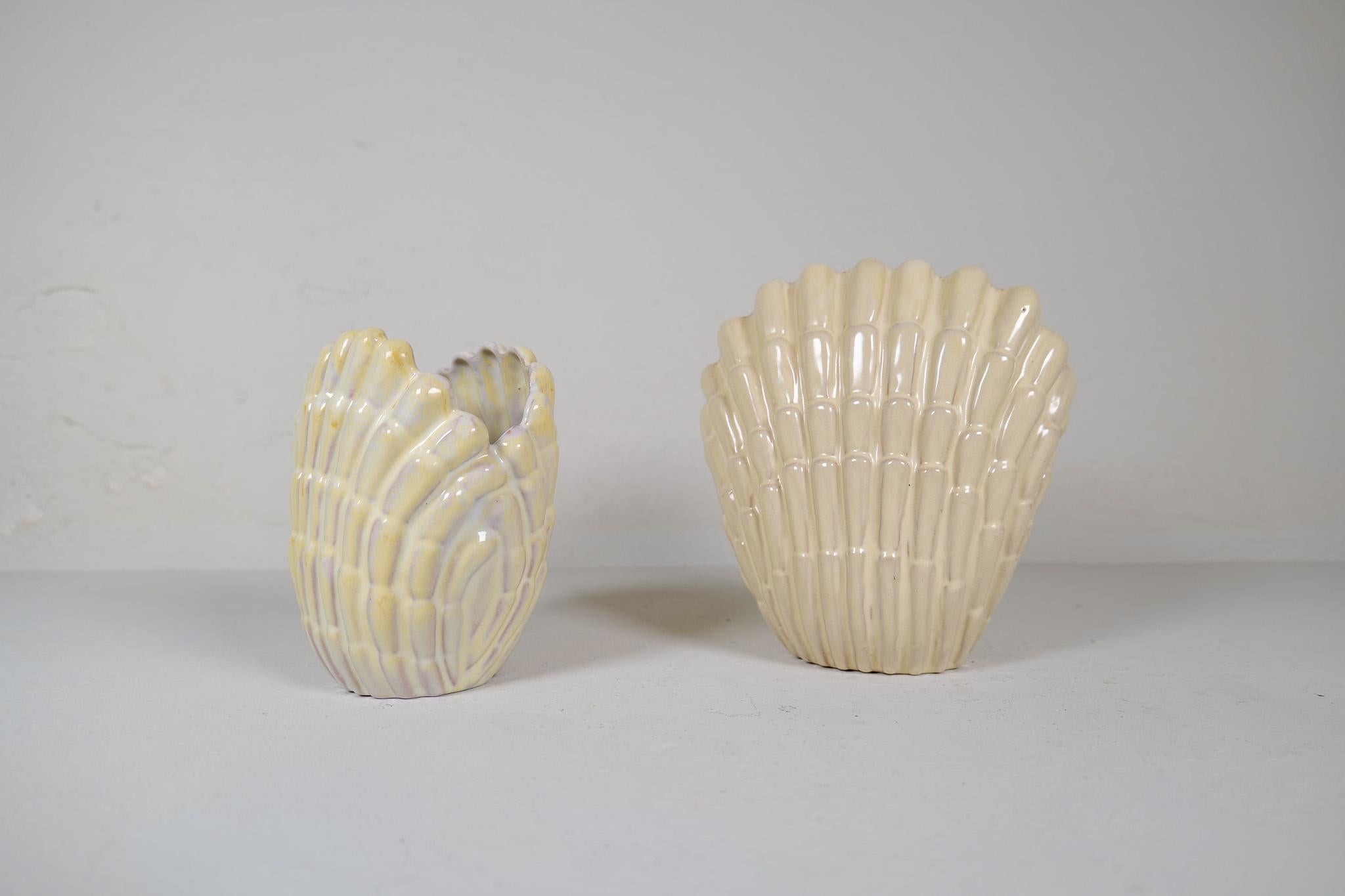 Ceramic Midcentury Modern Pair of Seashell Vases by Vicke Lindstrand , Sweden For Sale
