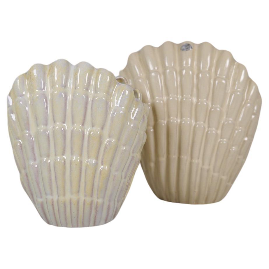 Midcentury Modern Pair of Seashell Vases by Vicke Lindstrand , Sweden For Sale