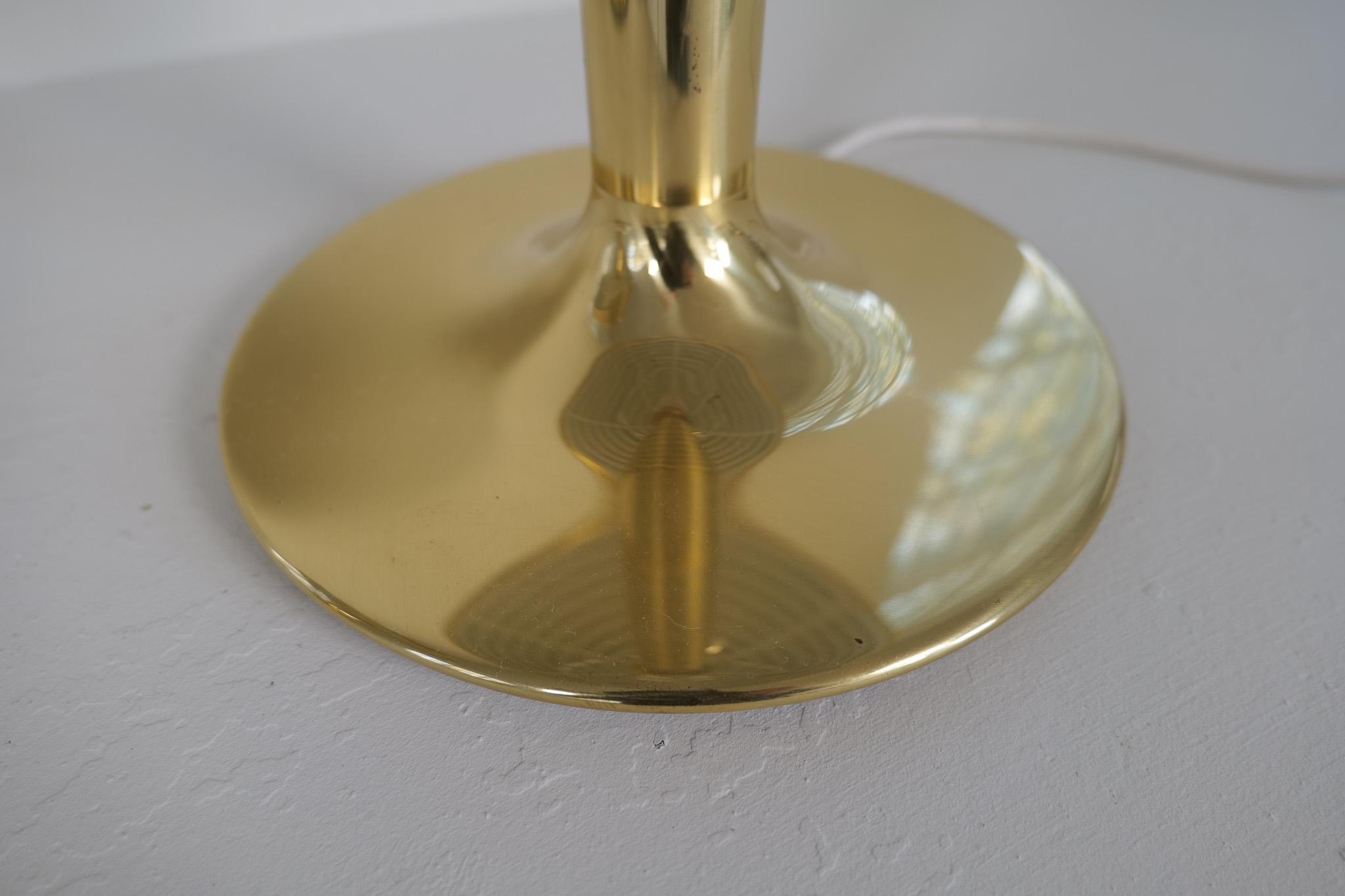 Laiton Paire de lampes de table The Moderns 
