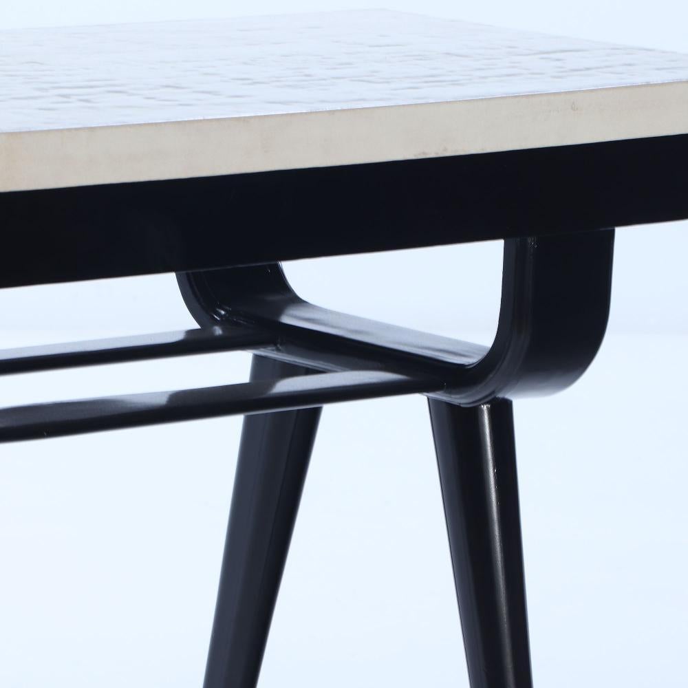 Table console à plateau parcheminé The Moderns Bon état - En vente à Philadelphia, PA