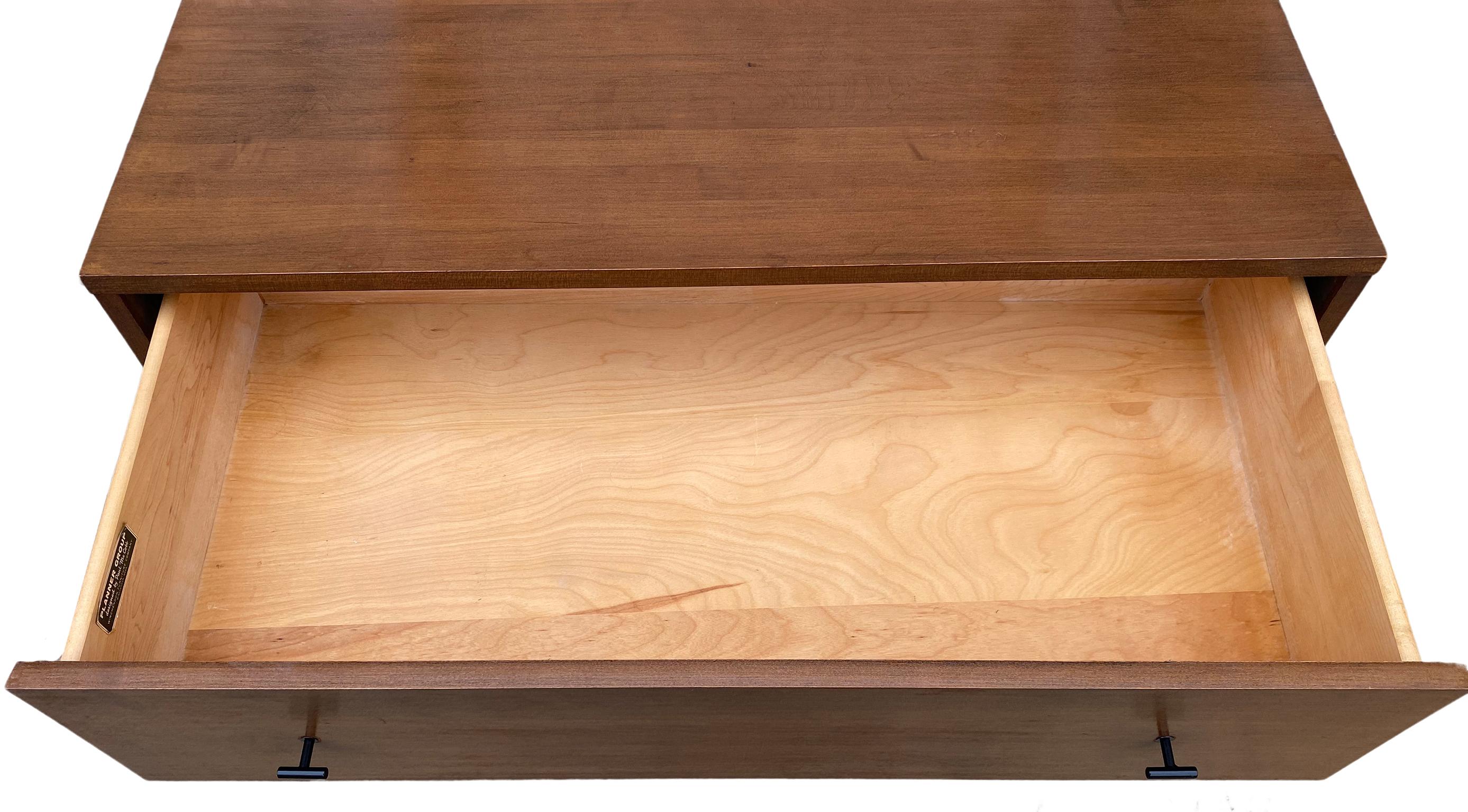Midcentury Modern Paul McCobb 3-Drawer Dresser #1508 Maple Walnut Finish T Pulls In Good Condition In BROOKLYN, NY