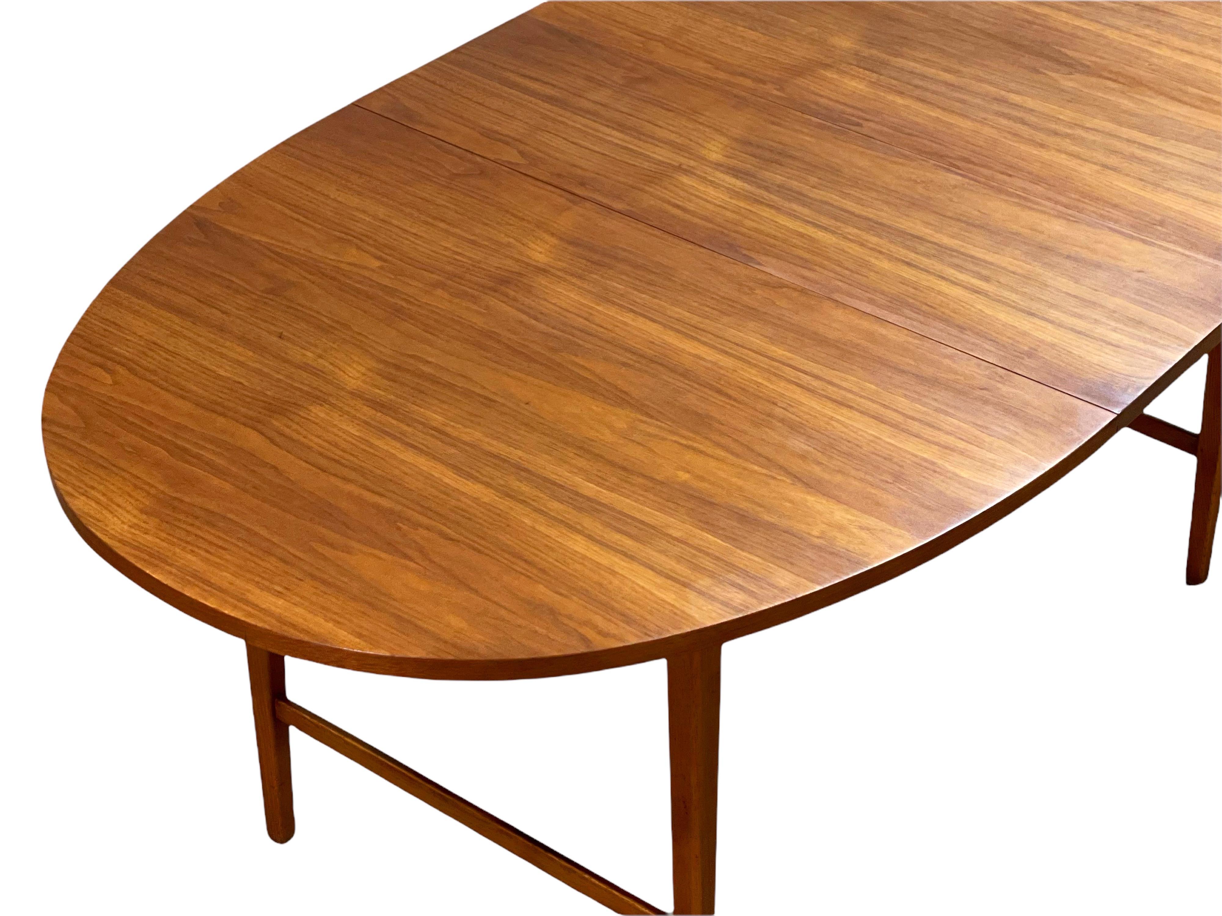 Midcentury Modern Paul McCobb Walnut Oval Dining Table, Components Line 1