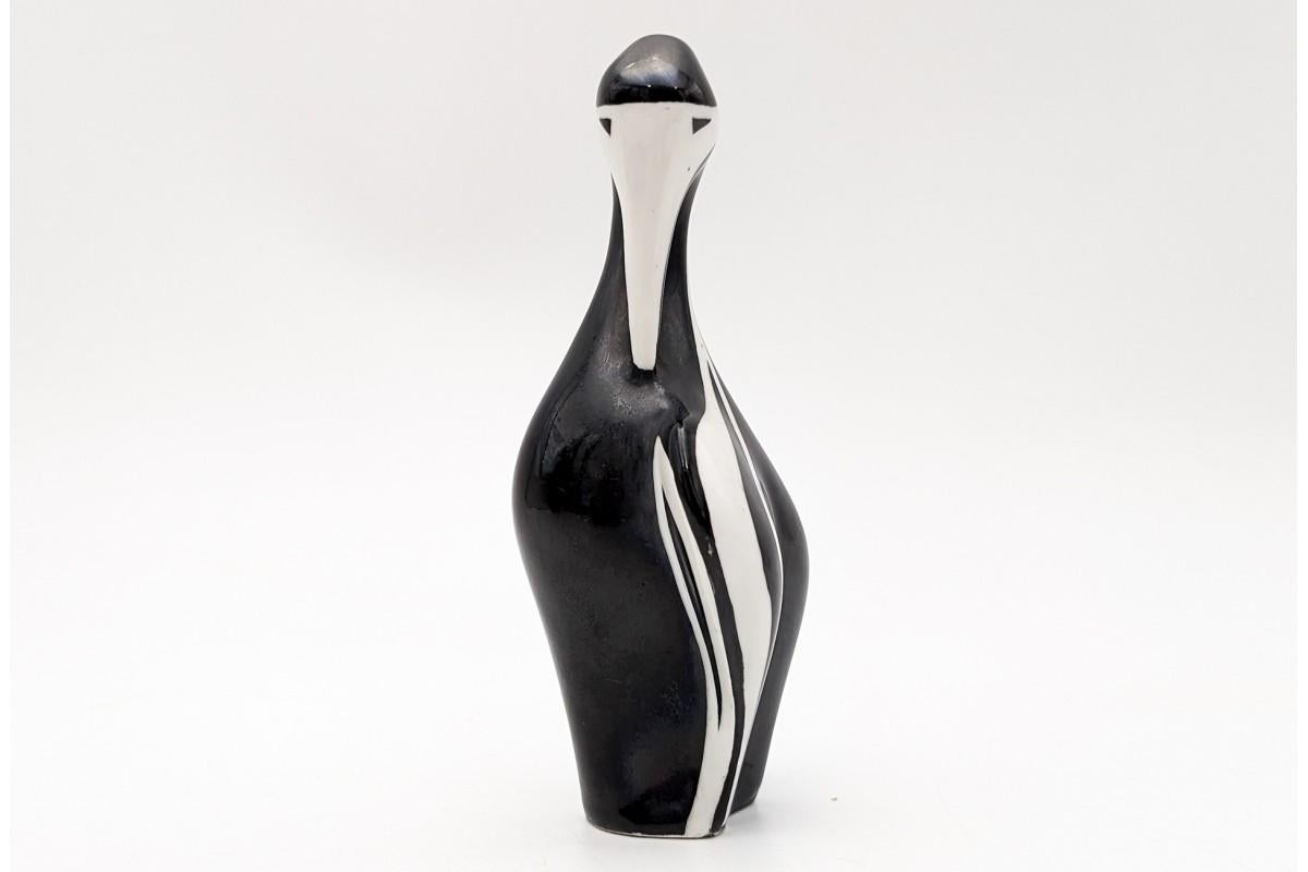 Polish Midcentury modern pelican figurine by Ćmielów, Poland, 1960s.