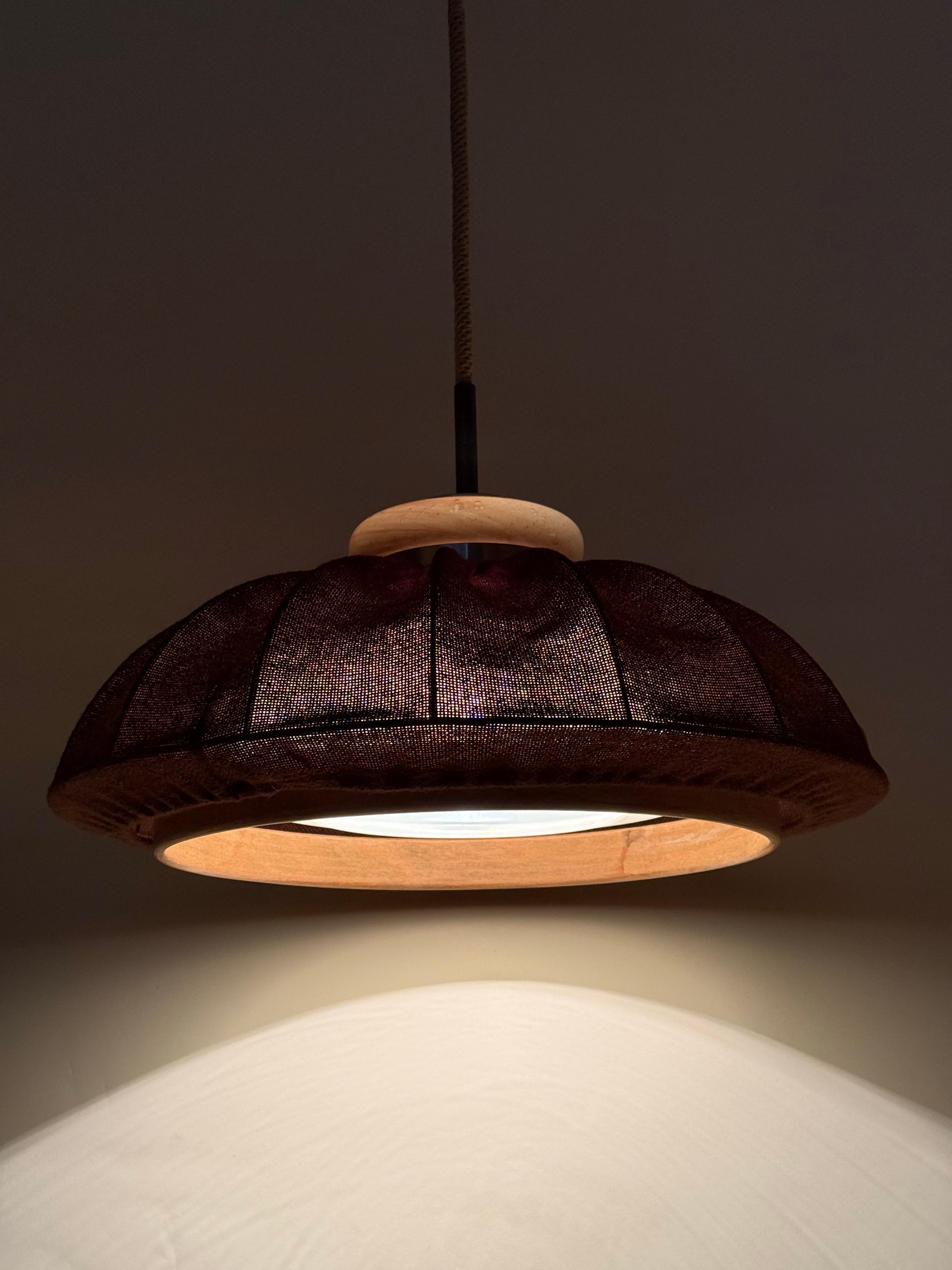 Lampada a sospensione moderna del Medioevo in tessuto marrone, legno e vetro di Doria Germany in vendita 9