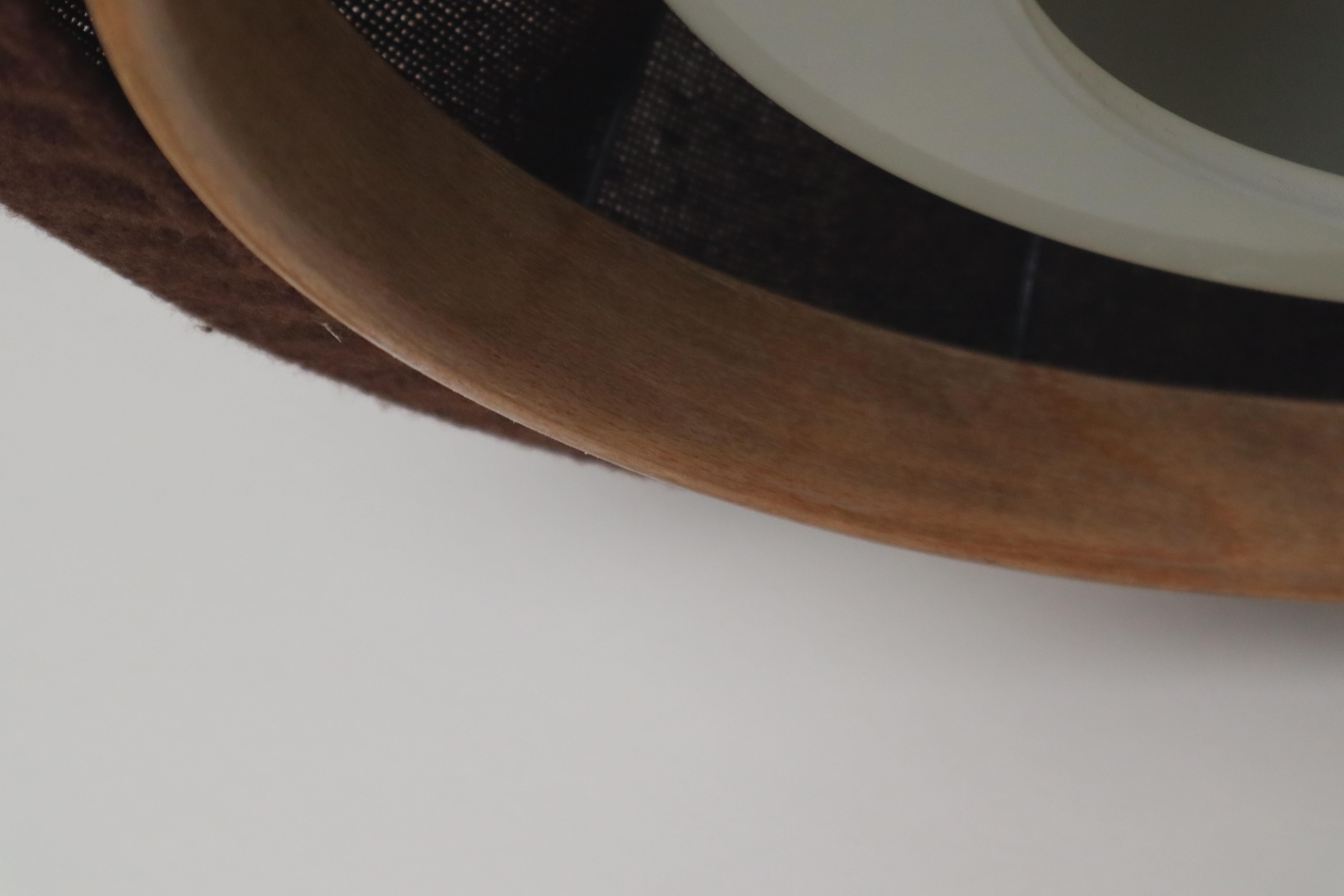 Fatto a mano Lampada a sospensione moderna del Medioevo in tessuto marrone, legno e vetro di Doria Germany in vendita