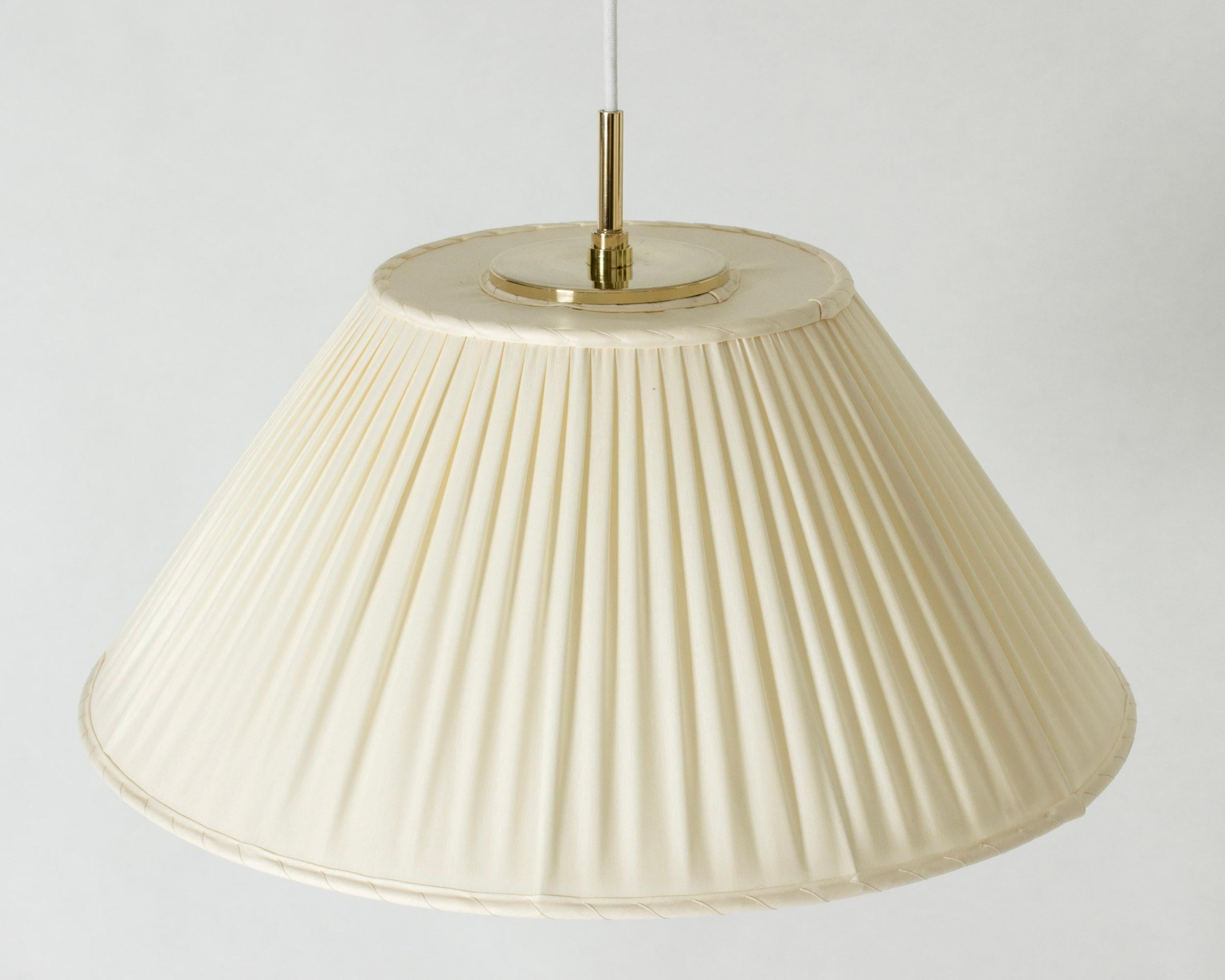 Midcentury Modern Pendant Light by Josef Frank, Svenskt Tenn, Sweden, 1950s In Good Condition For Sale In Stockholm, SE