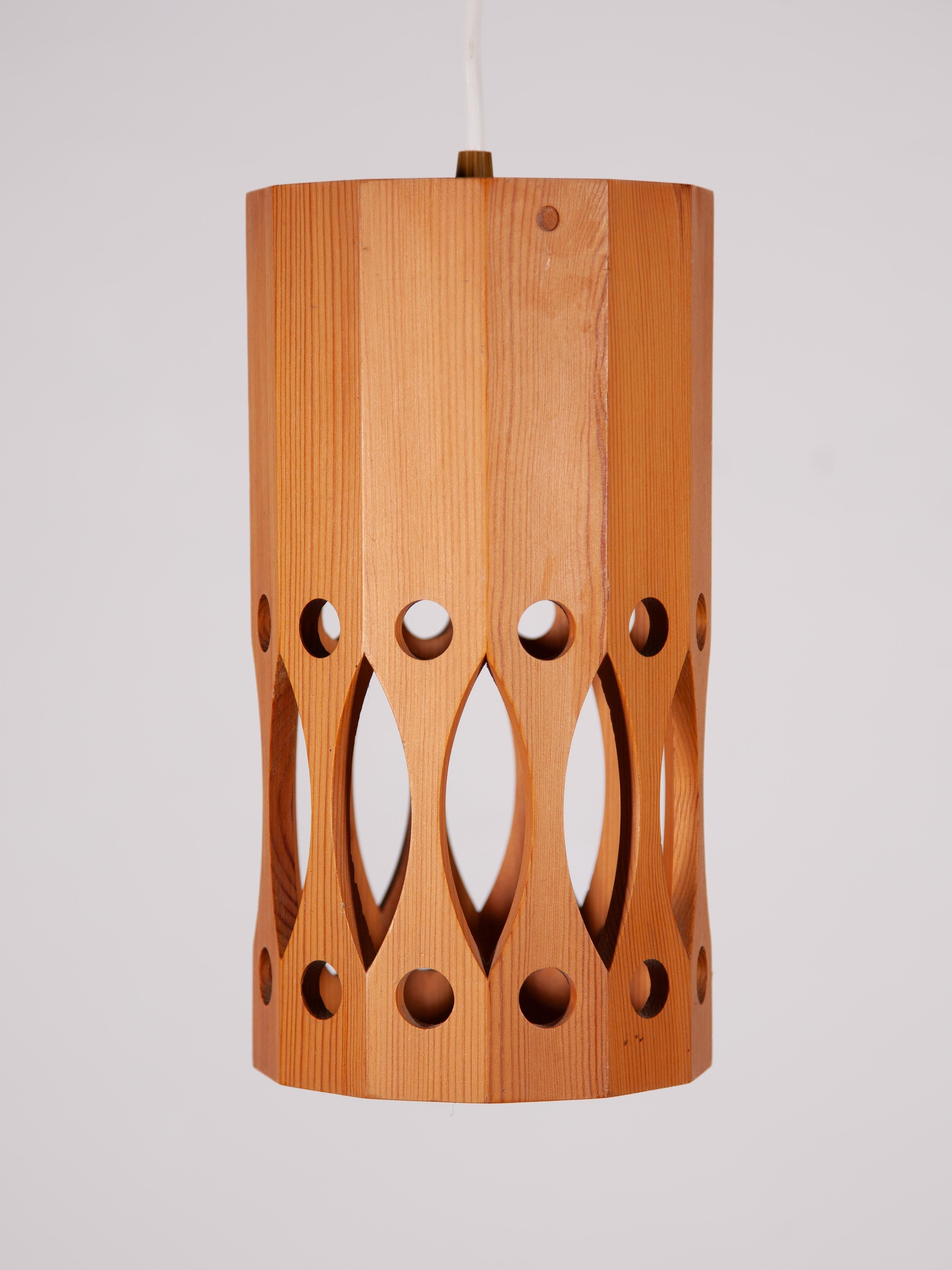 Pendentif en pin moderne du milieu du siècle par I.L.A. Nilsson pour Nordisk Present, 1970 Bon état - En vente à Antwerp, BE
