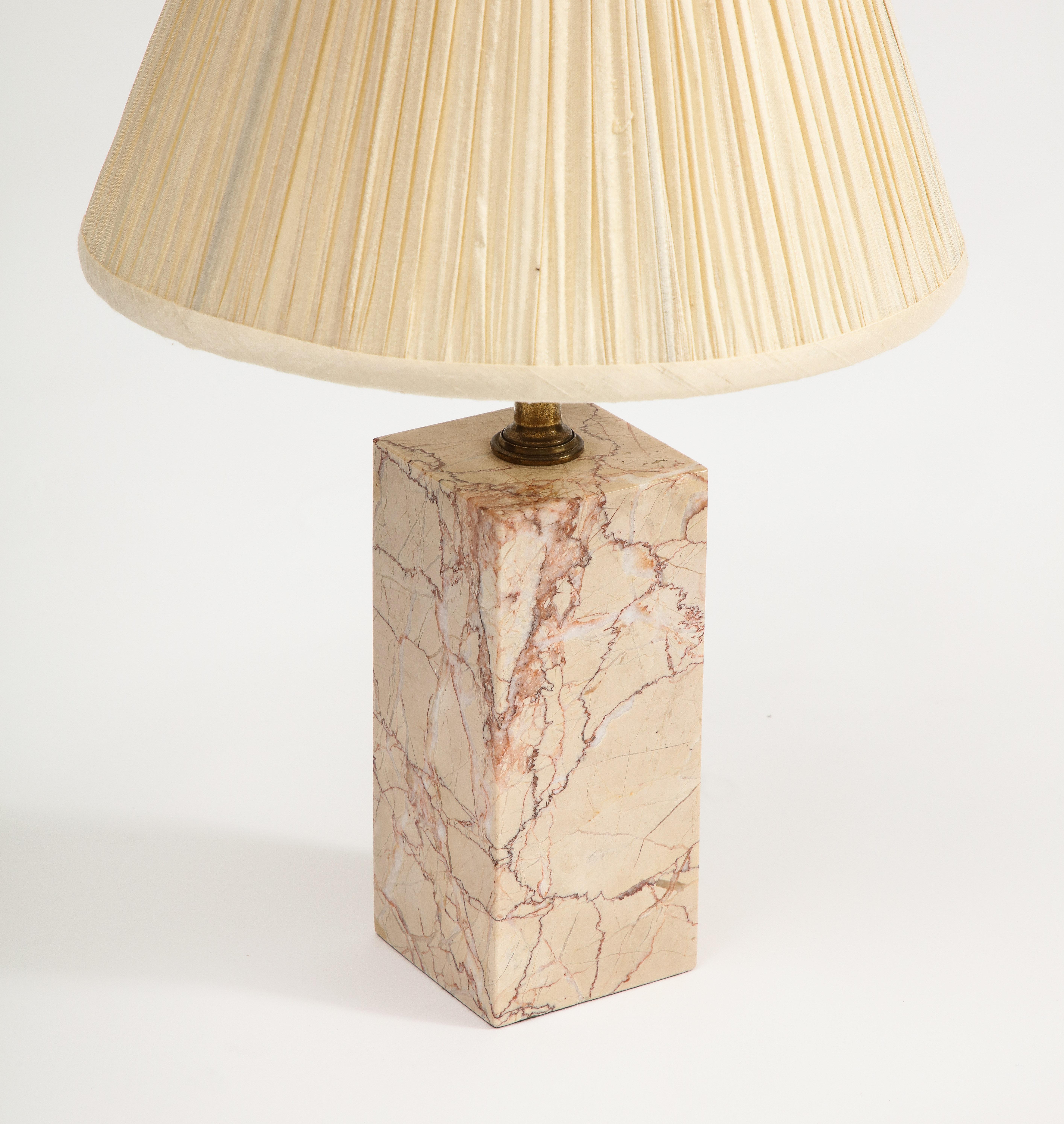 Midcentury Modern Pink Marble Table Lamp attributed to T.H. Robsjohn-Gibbings In Good Condition For Sale In Chicago, IL