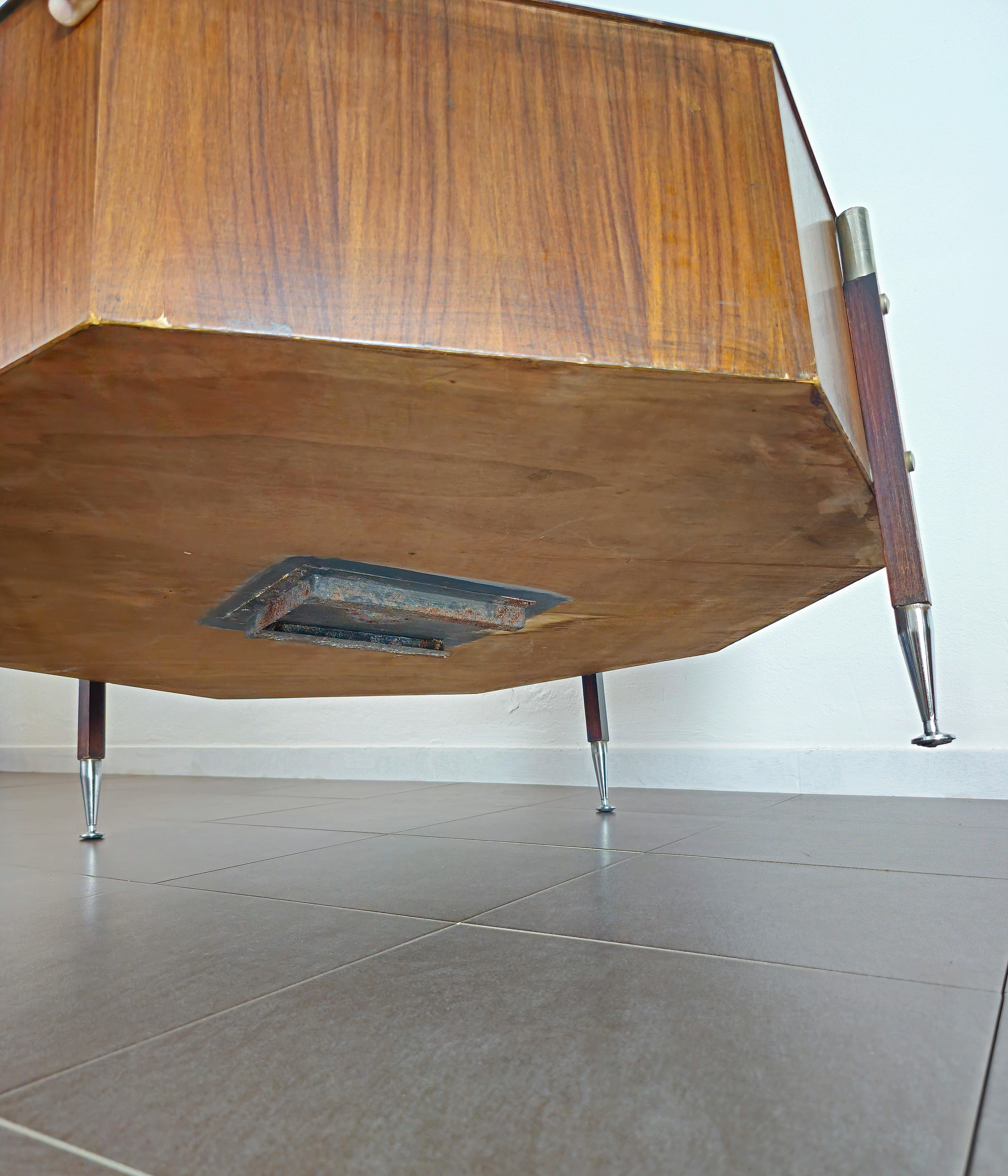 Moderner Pflanzgefäßhalter aus Holz, verchromt, Metall und Messing, italienisches Design, 1960er Jahre im Angebot 4