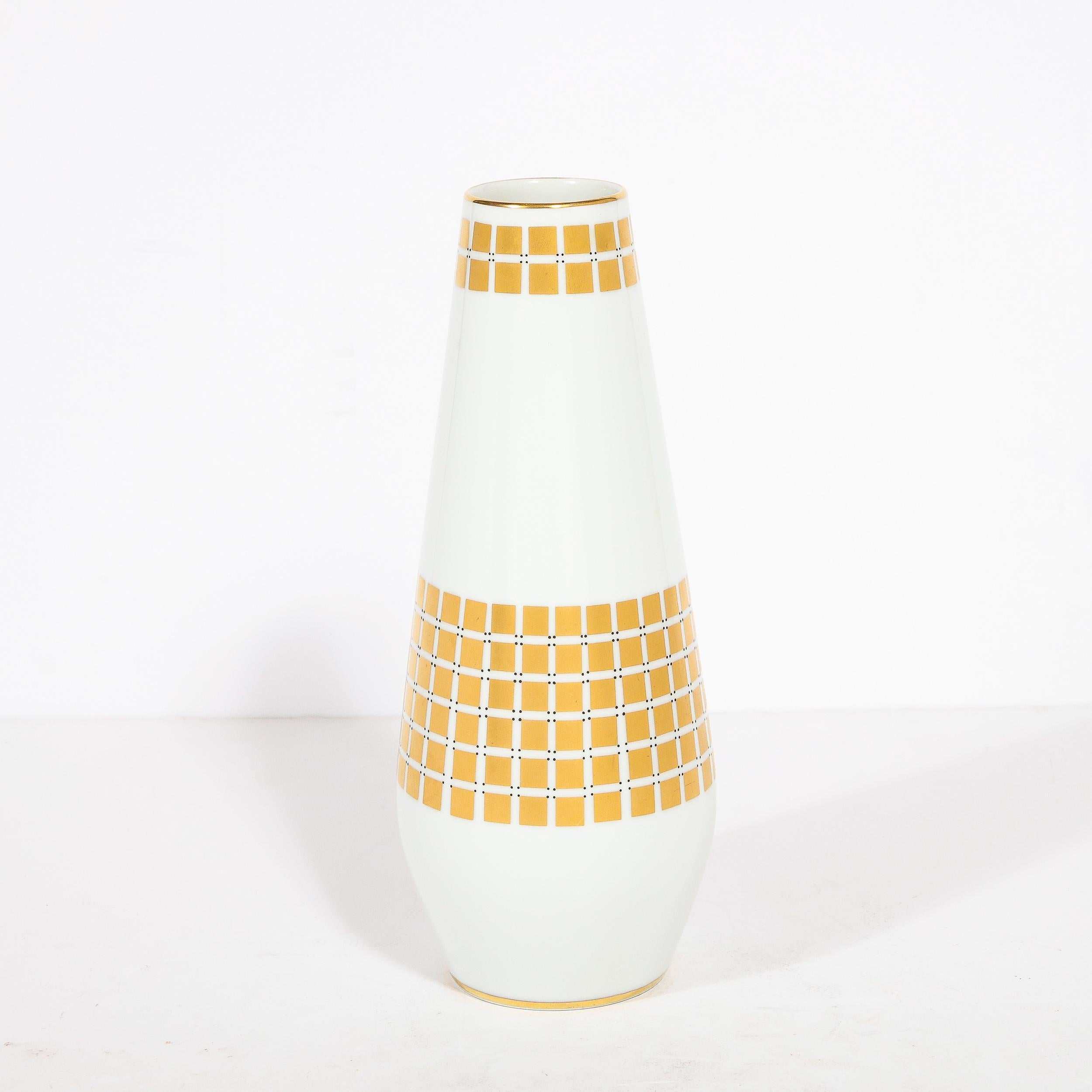 Vase en porcelaine moderne du milieu du siècle dernier avec or jaune 24 carats doré, signé Tirschenheut en vente 2