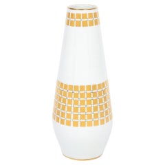 Vase en porcelaine moderne du milieu du siècle dernier avec or jaune 24 carats doré, signé Tirschenheut