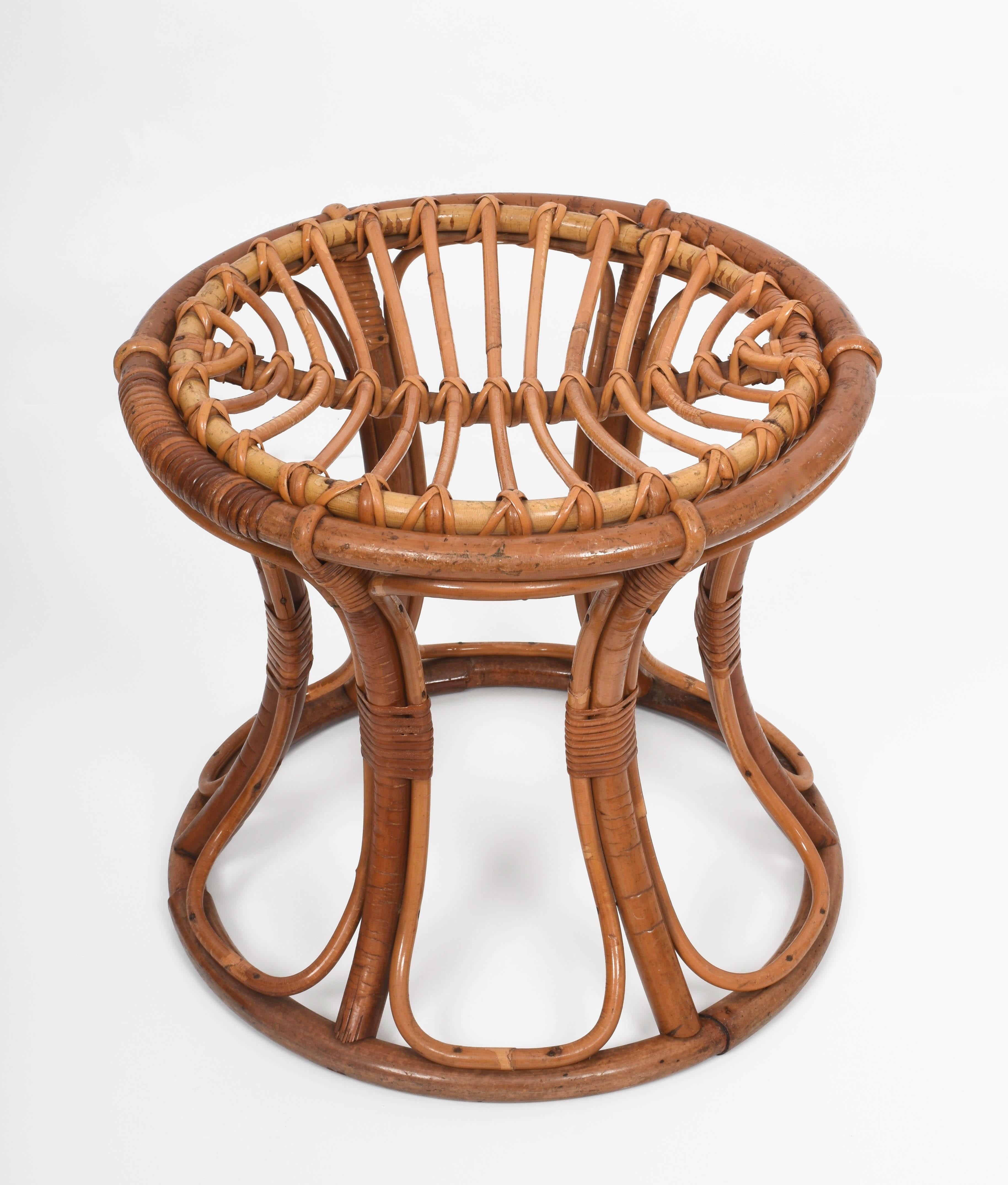 Tabouret rond italien moderne du milieu du siècle en rotin et bambou, années 1960 en vente 3