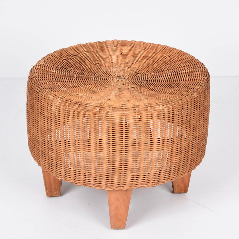 Mid Century Modern Rattan Round Italian Ottoman Pouf With Wooden Legs 1970s At 1stdibs Mid Century Modern Rattan Round Italian, Round Wicker Ottoman With Legs