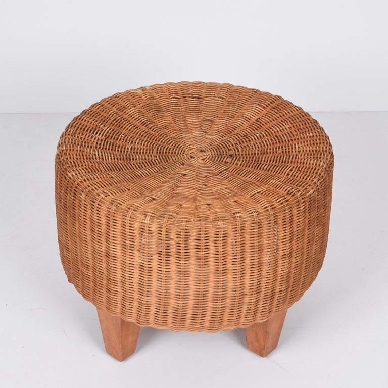 Mid Century Modern Rattan Round Italian Ottoman Pouf With Wooden Legs 1970s At 1stdibs Mid Century Modern Rattan Round Italian, Round Wicker Ottoman Ikea
