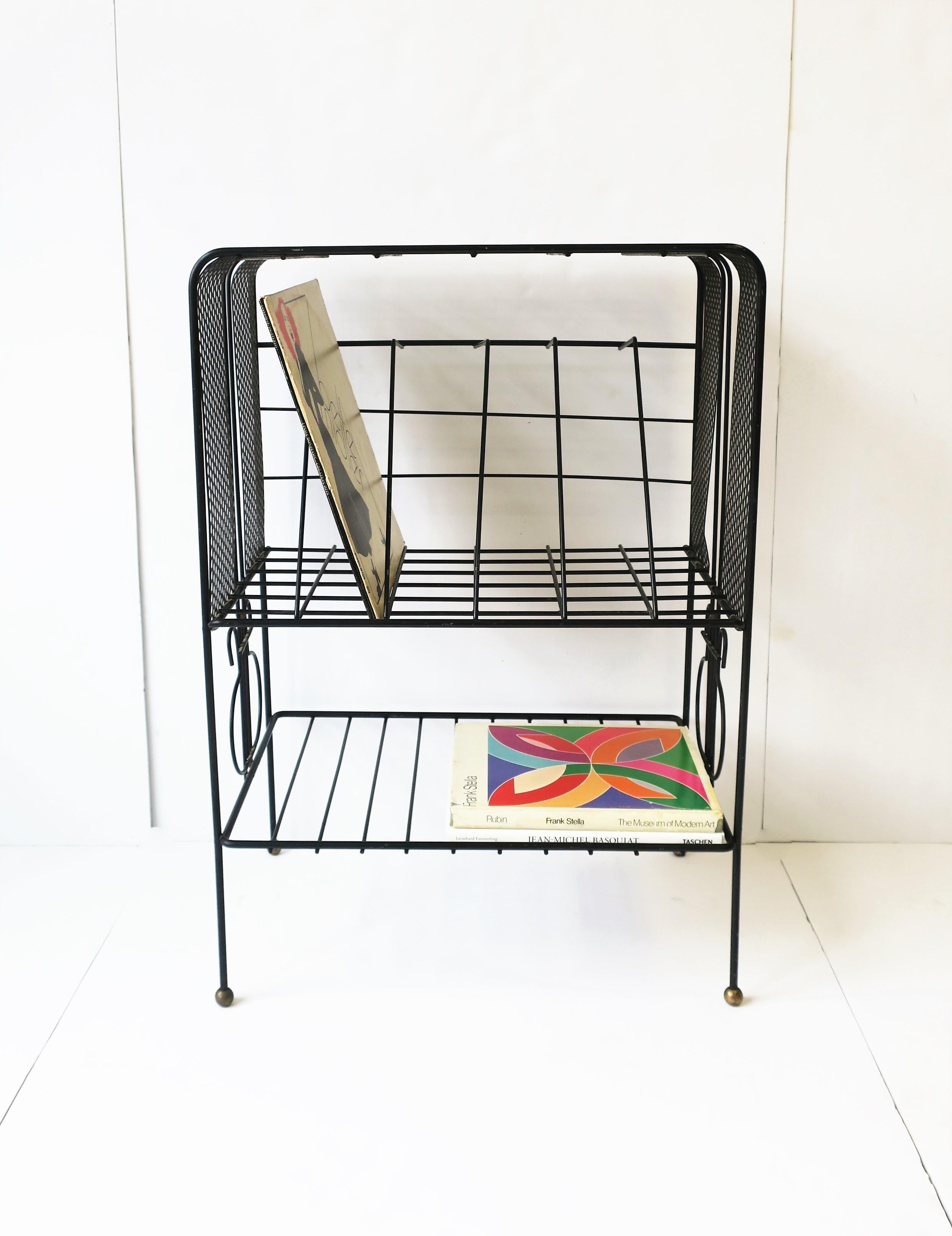 Mid-Century Modern Record Player LP Vinyl Album Metal Holder Rack Stand Table For Sale 3