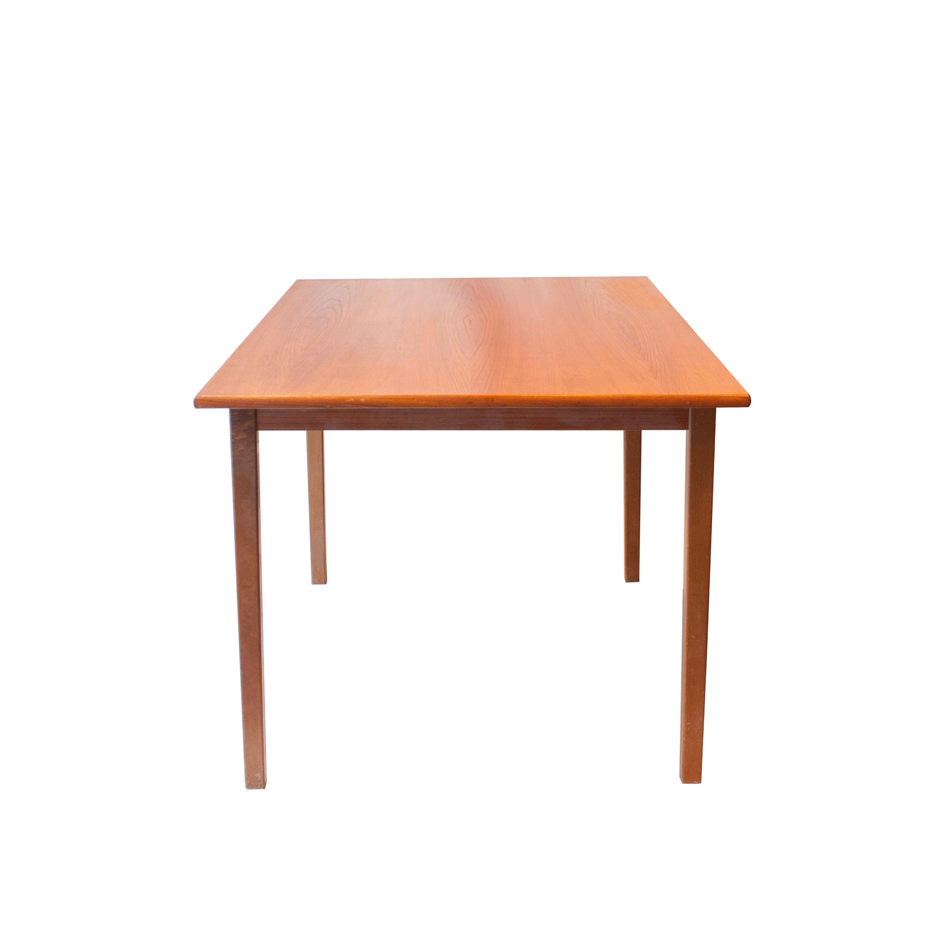 Mid-Century Modern Rectangular Teak Wood Swedish Dining Table, 1960 In Good Condition For Sale In Madrid, ES