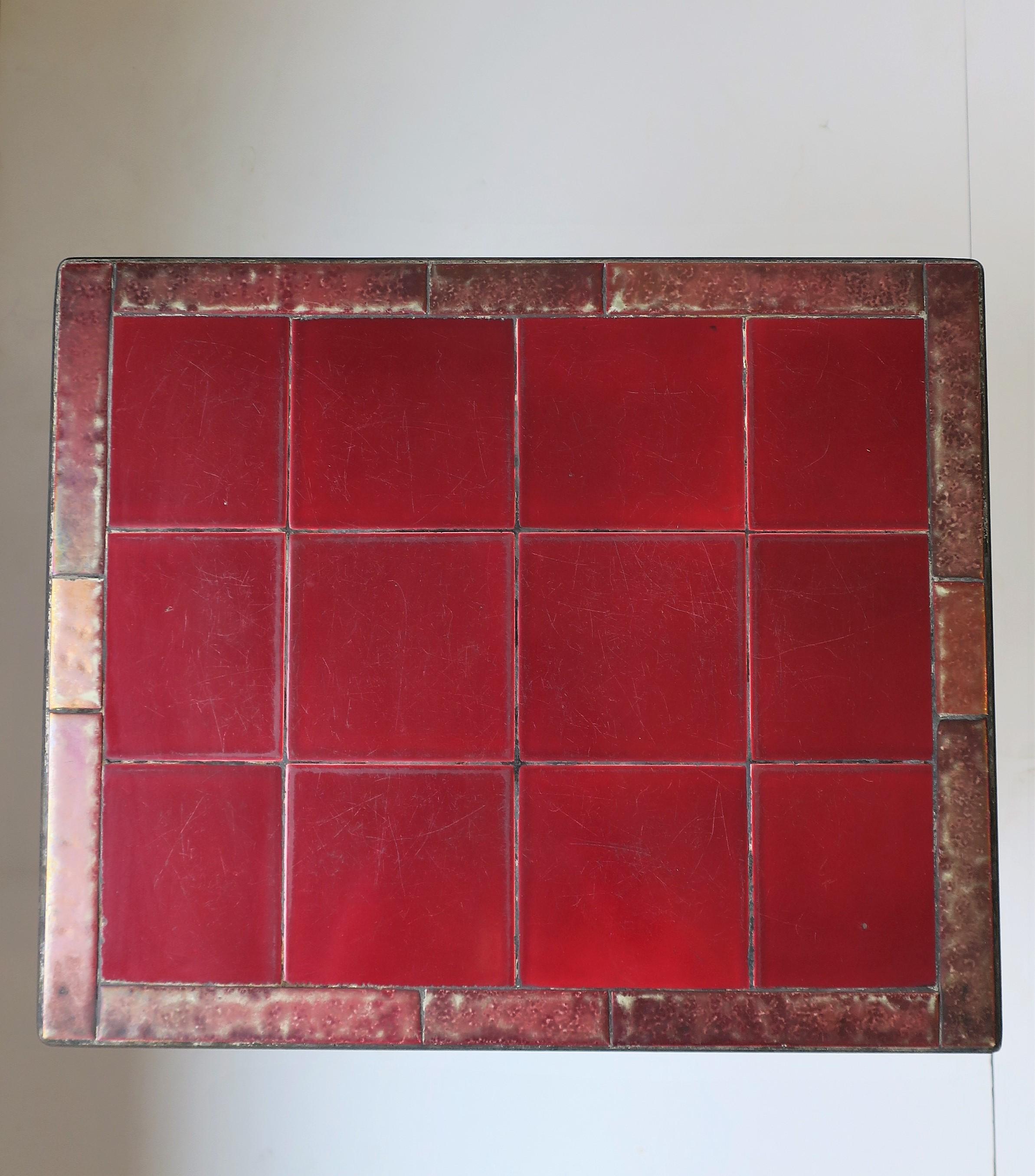 Red Burgundy Tile Top & Iron Side or End Table Patio & Outdoors Regency Revival In Good Condition In New York, NY