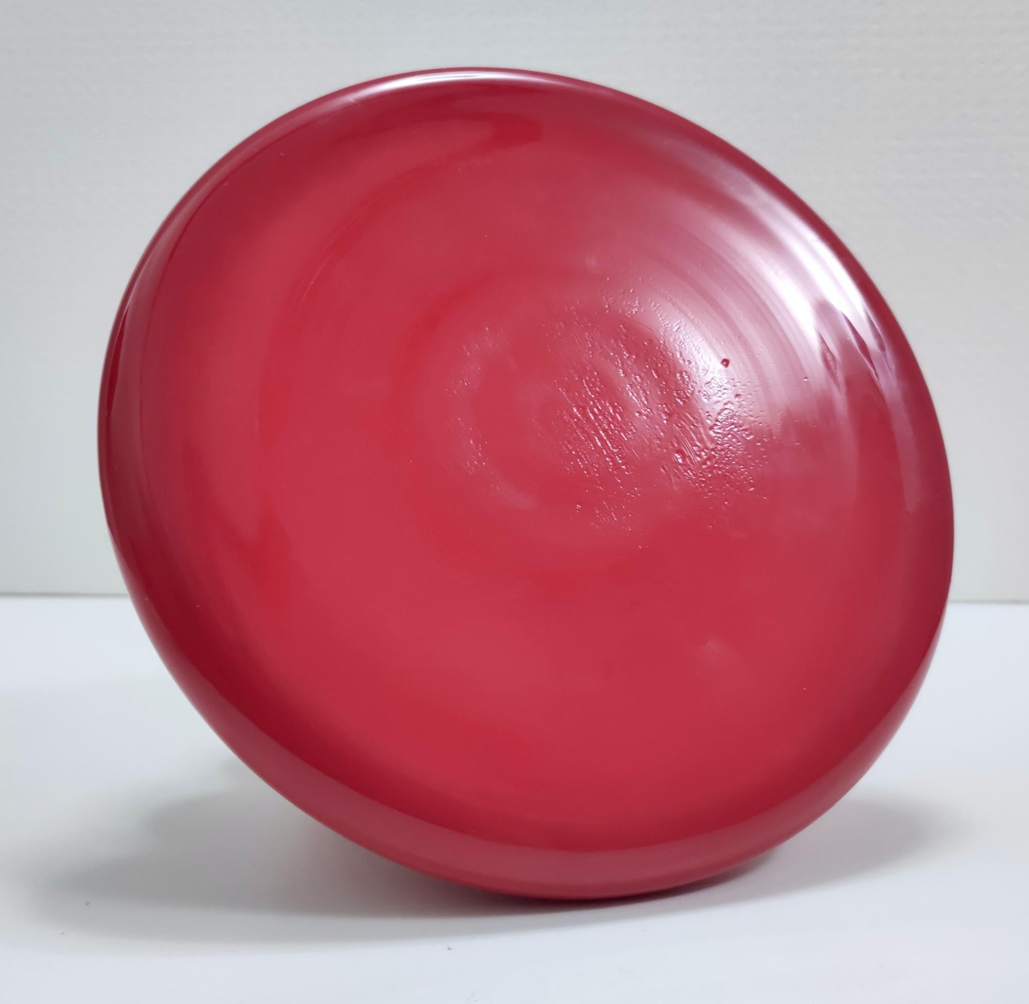 Postmodern Red Murano Glass Vase in the Style of Ettore Sottsass In Good Condition In Bresso, Lombardy