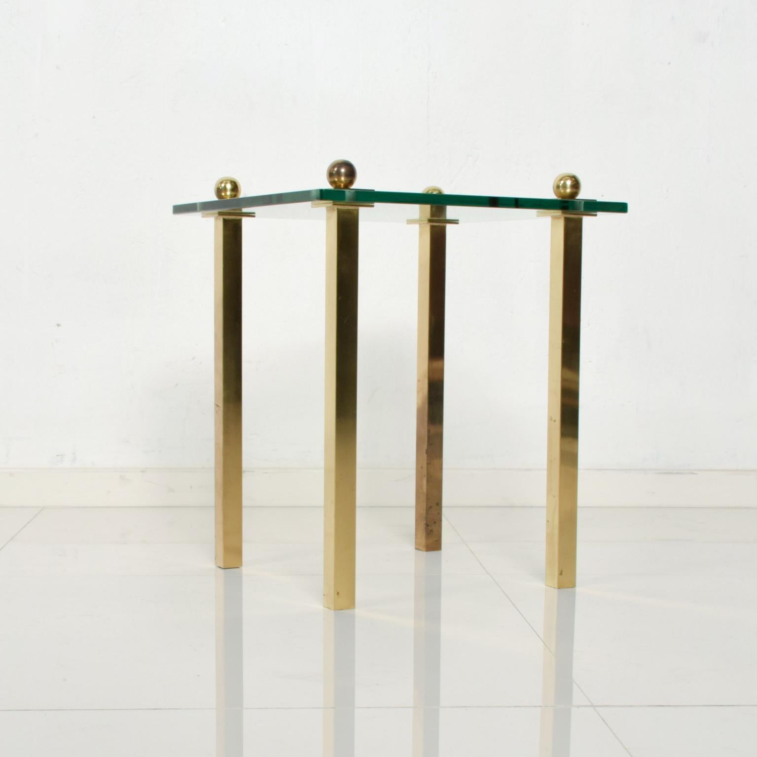 Mid-Century Modern 1970s Modern Regency Pair of Brass Side Tables Square Glass For Sale