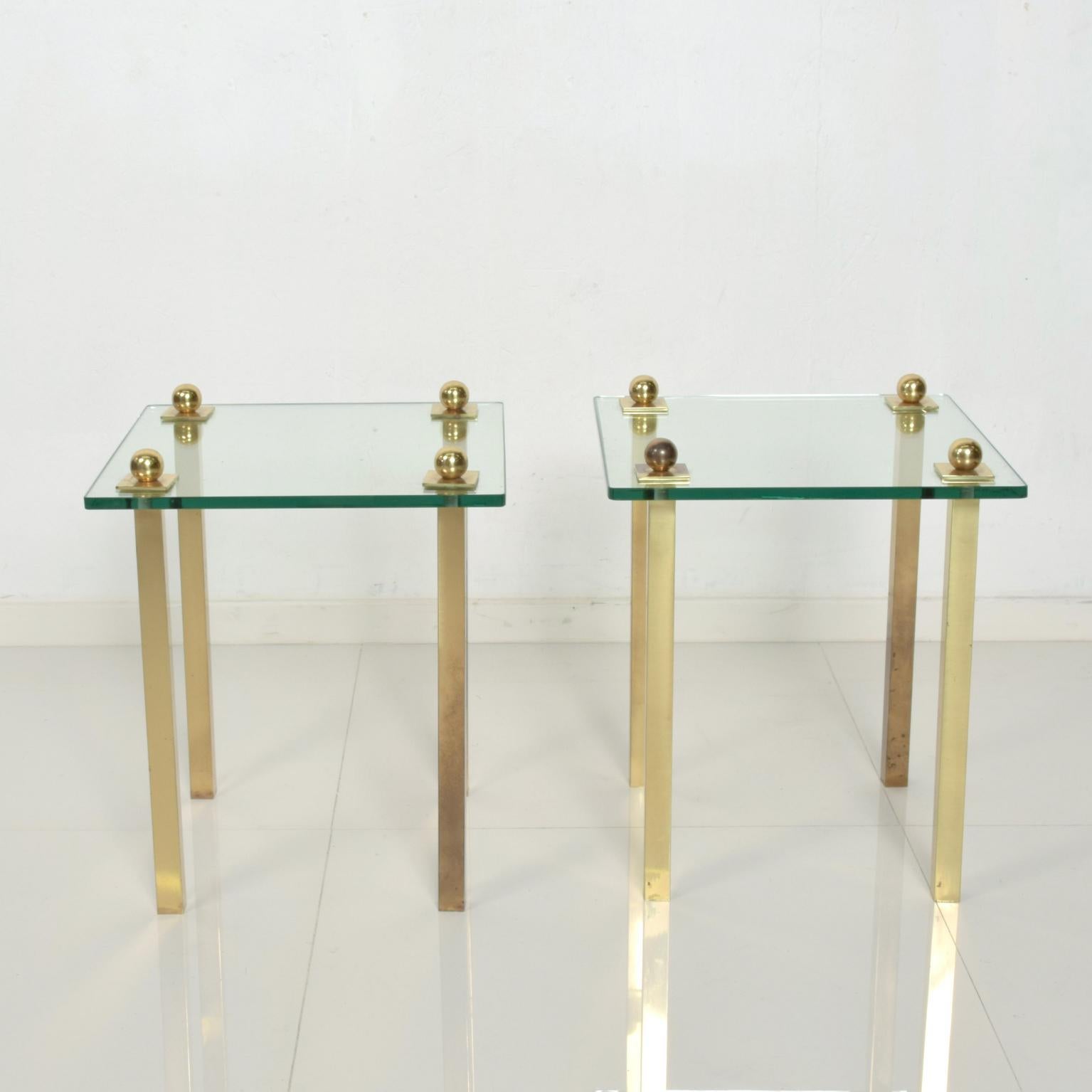 1970s Modern Regency Pair of Brass Side Tables Square Glass For Sale 3