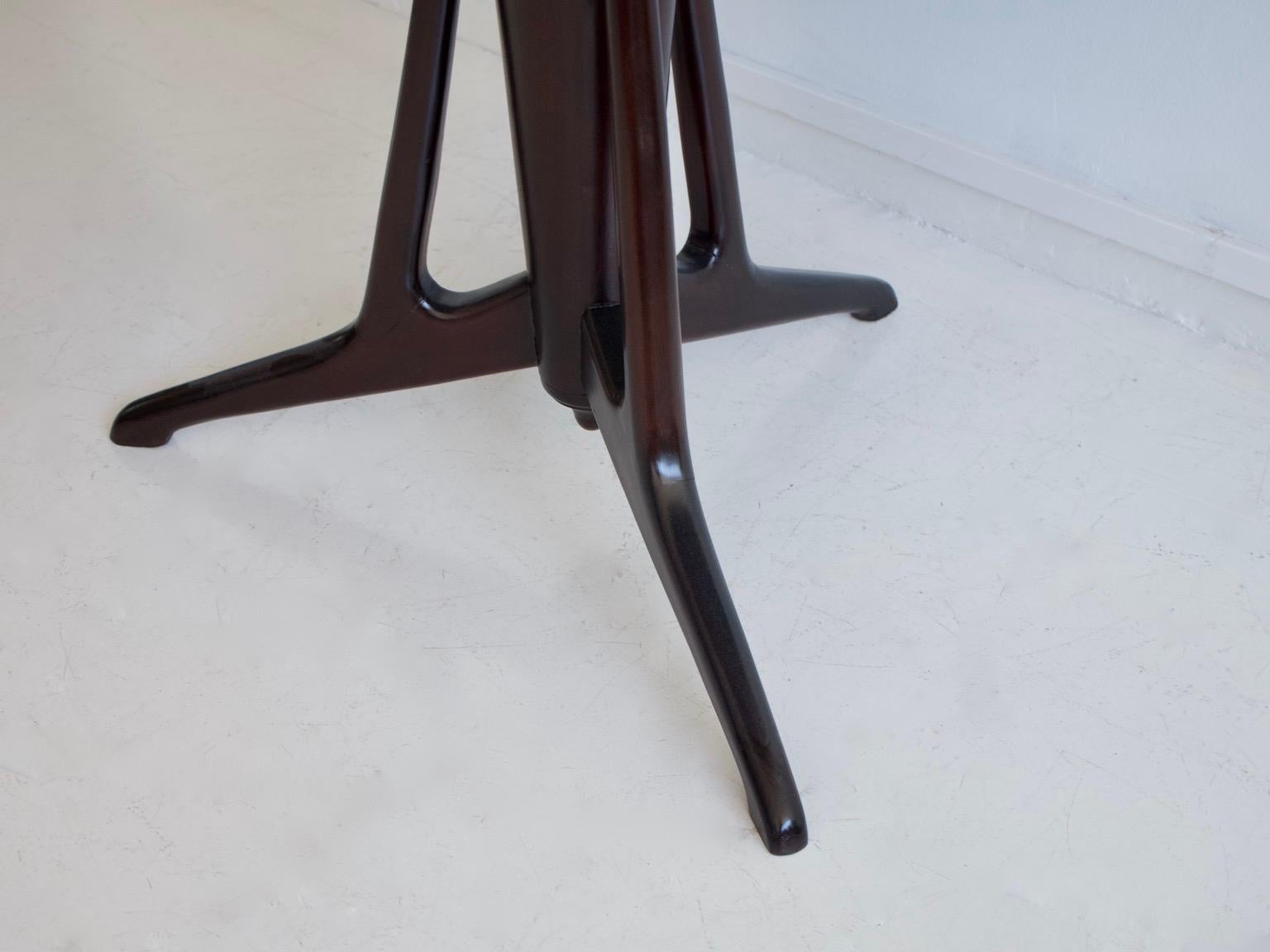 Midcentury Modern Round Marble and Ebonized Wood Dining Table For Sale 4