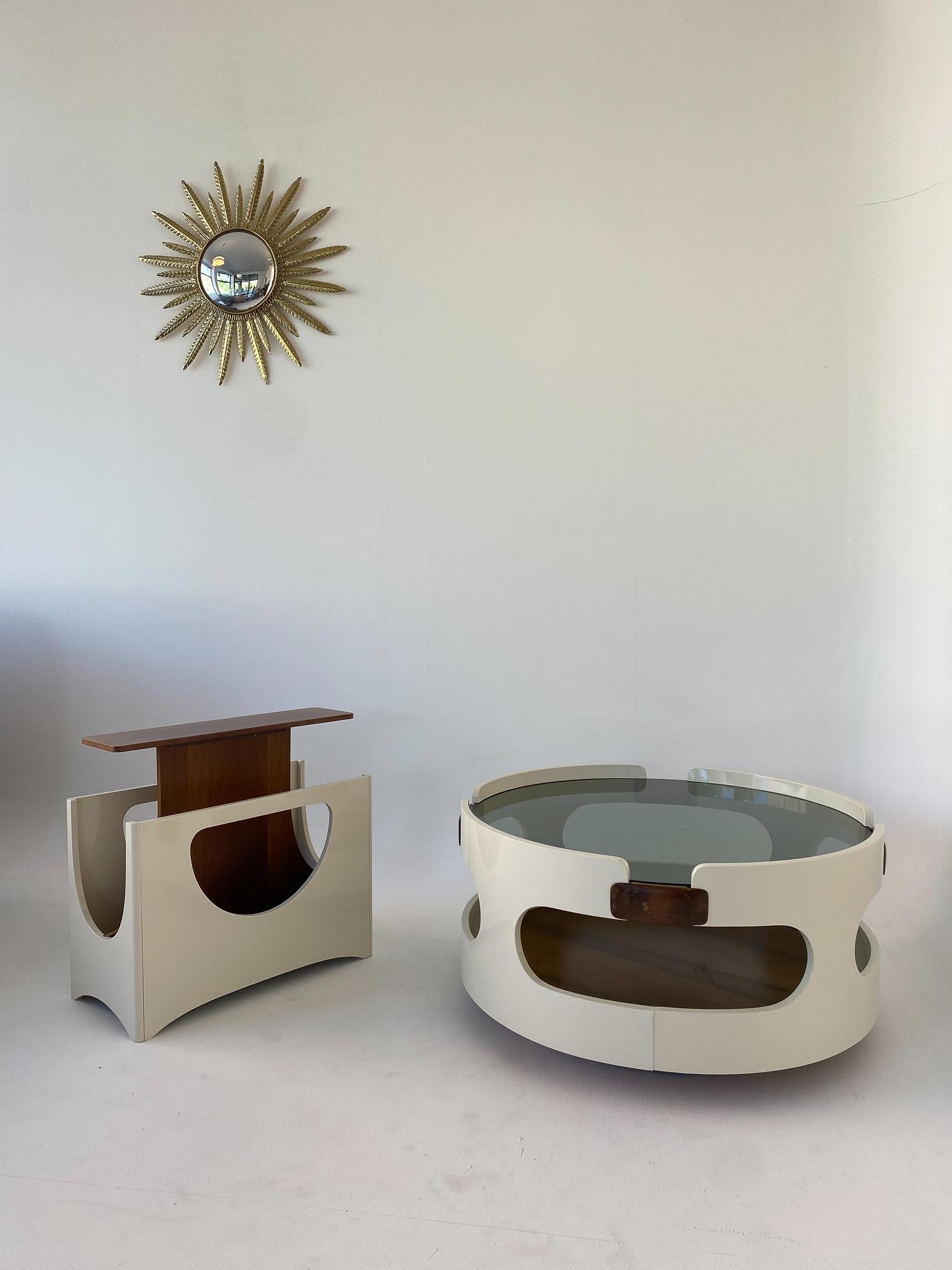Mid Century Modern Round White Wooden Coffee Table, Italy, 1970s 1