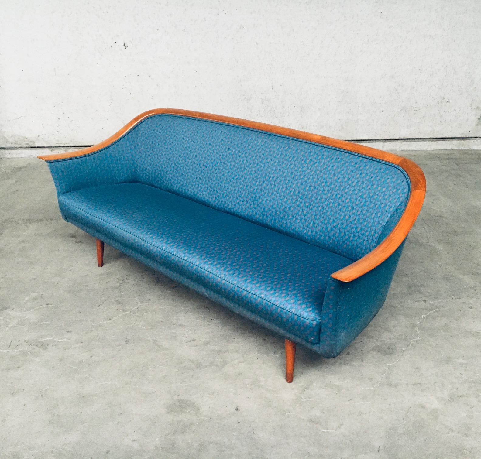Mid-Century Modern Scandinavian Design 3 Seat Sofa by Dux, Denmark, 1960's In Good Condition For Sale In Oud-Turnhout, VAN