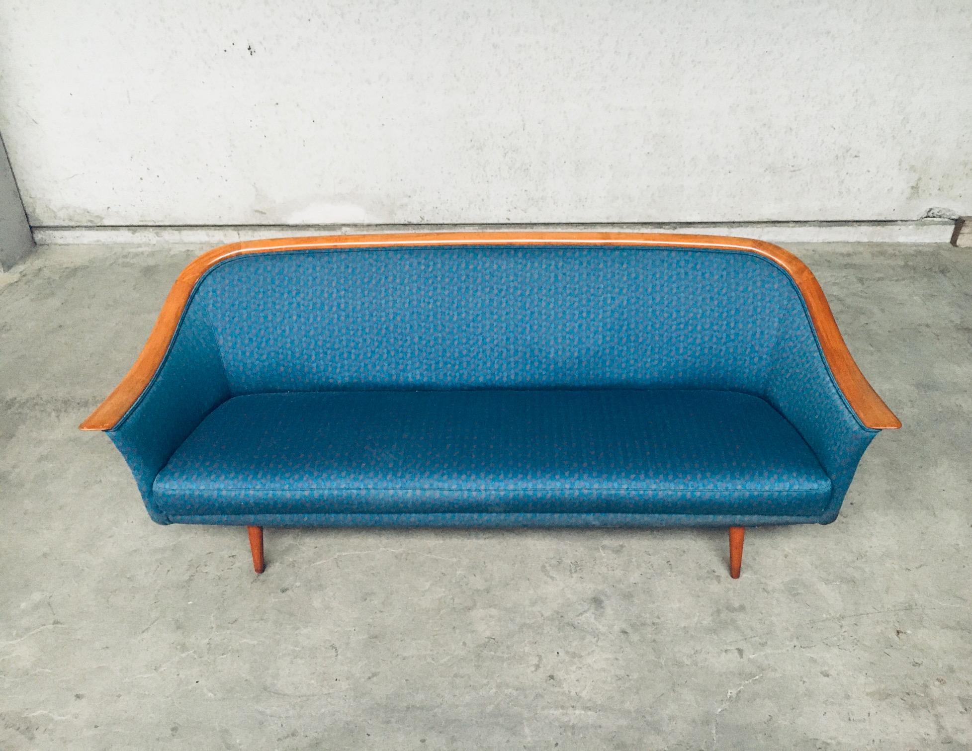 Mid-Century Modern Scandinavian Design 3 Seat Sofa by Dux, Denmark, 1960's For Sale 1