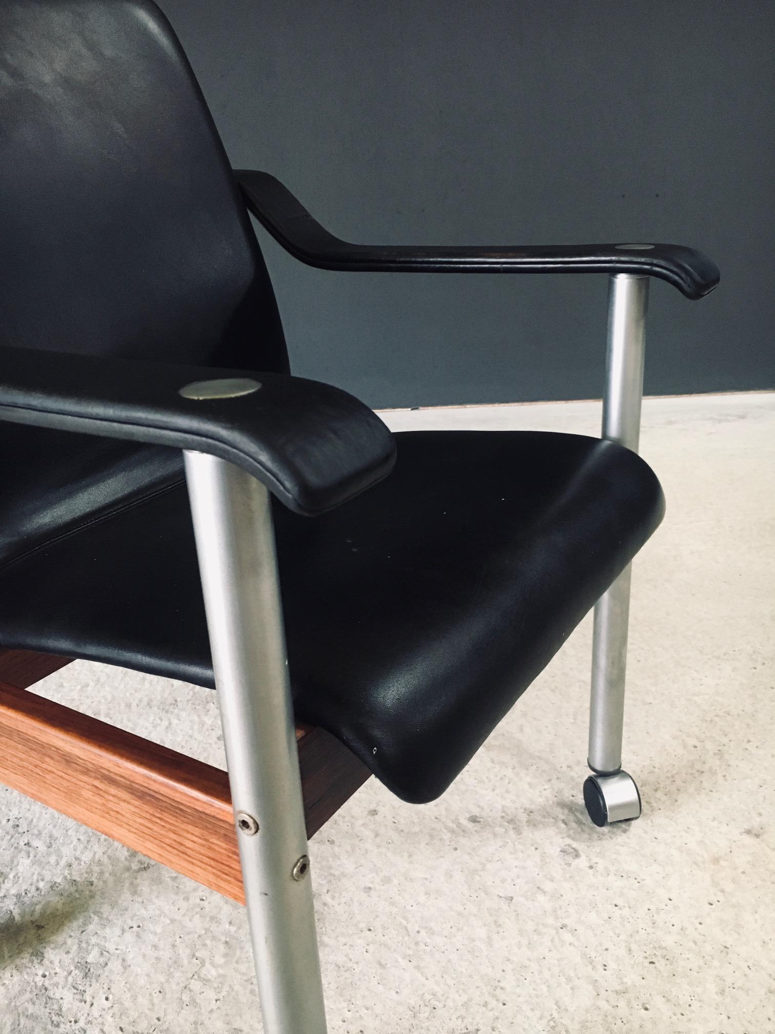Midcentury Modern Scandinavian Design Office Chair by Dyrlund, Denmark 1960's For Sale 3