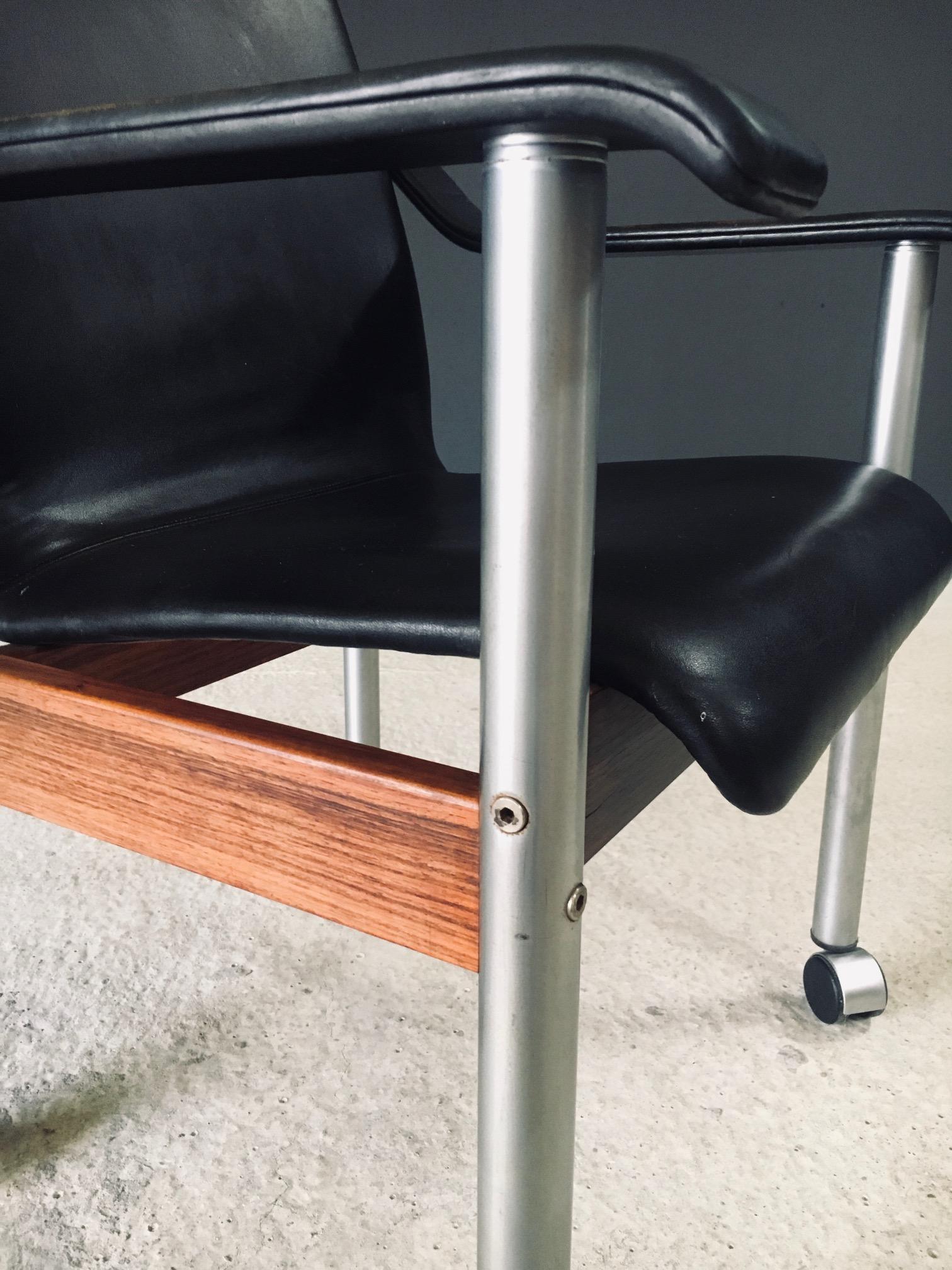 Midcentury Modern Scandinavian Design Office Chair by Dyrlund, Denmark 1960's For Sale 6