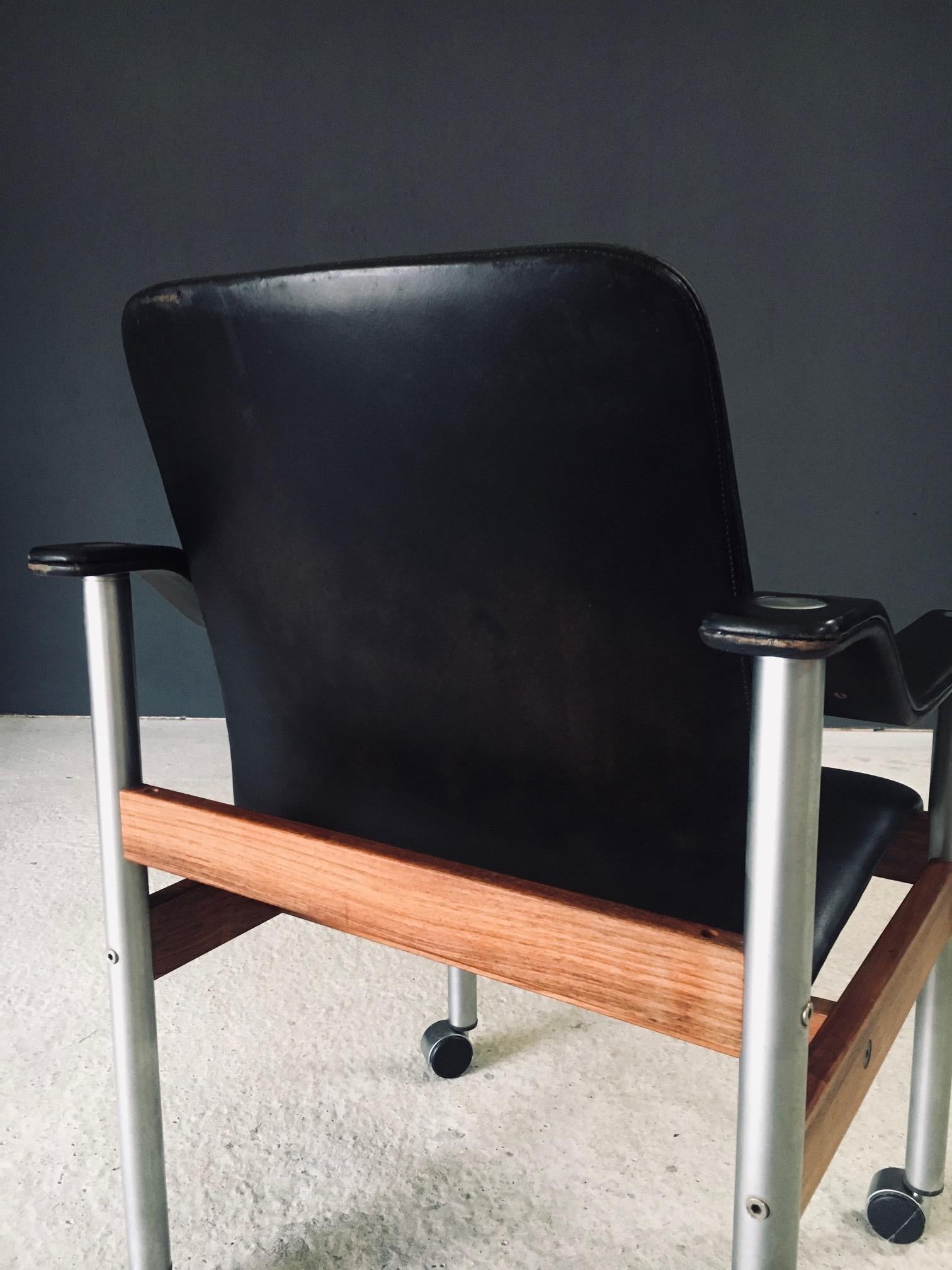 Midcentury Modern Scandinavian Design Office Chair by Dyrlund, Denmark 1960's For Sale 11