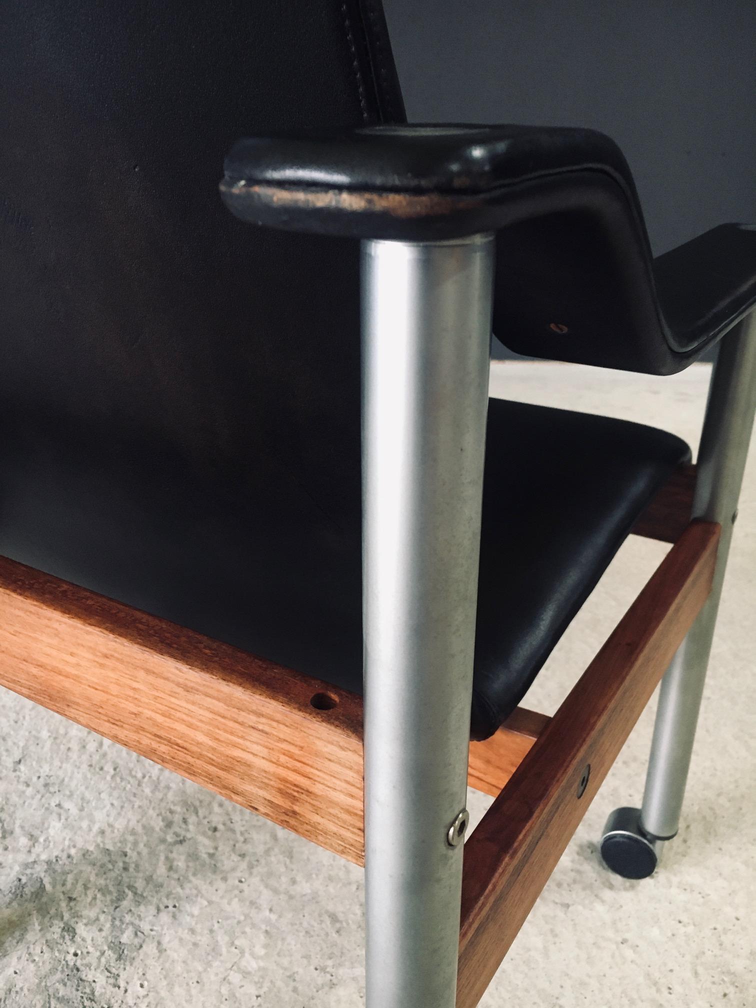 Midcentury Modern Scandinavian Design Office Chair by Dyrlund, Denmark 1960's For Sale 12