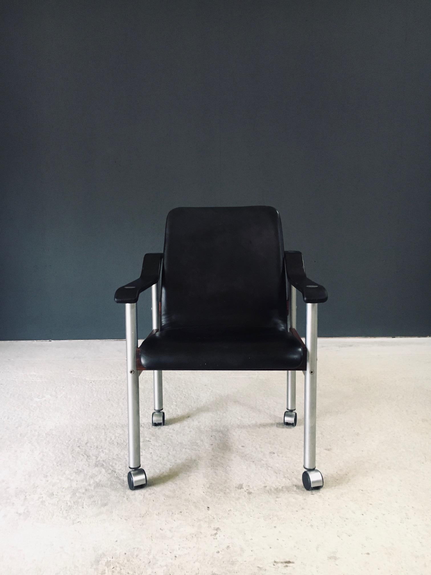Danish Midcentury Modern Scandinavian Design Office Chair by Dyrlund, Denmark 1960's For Sale