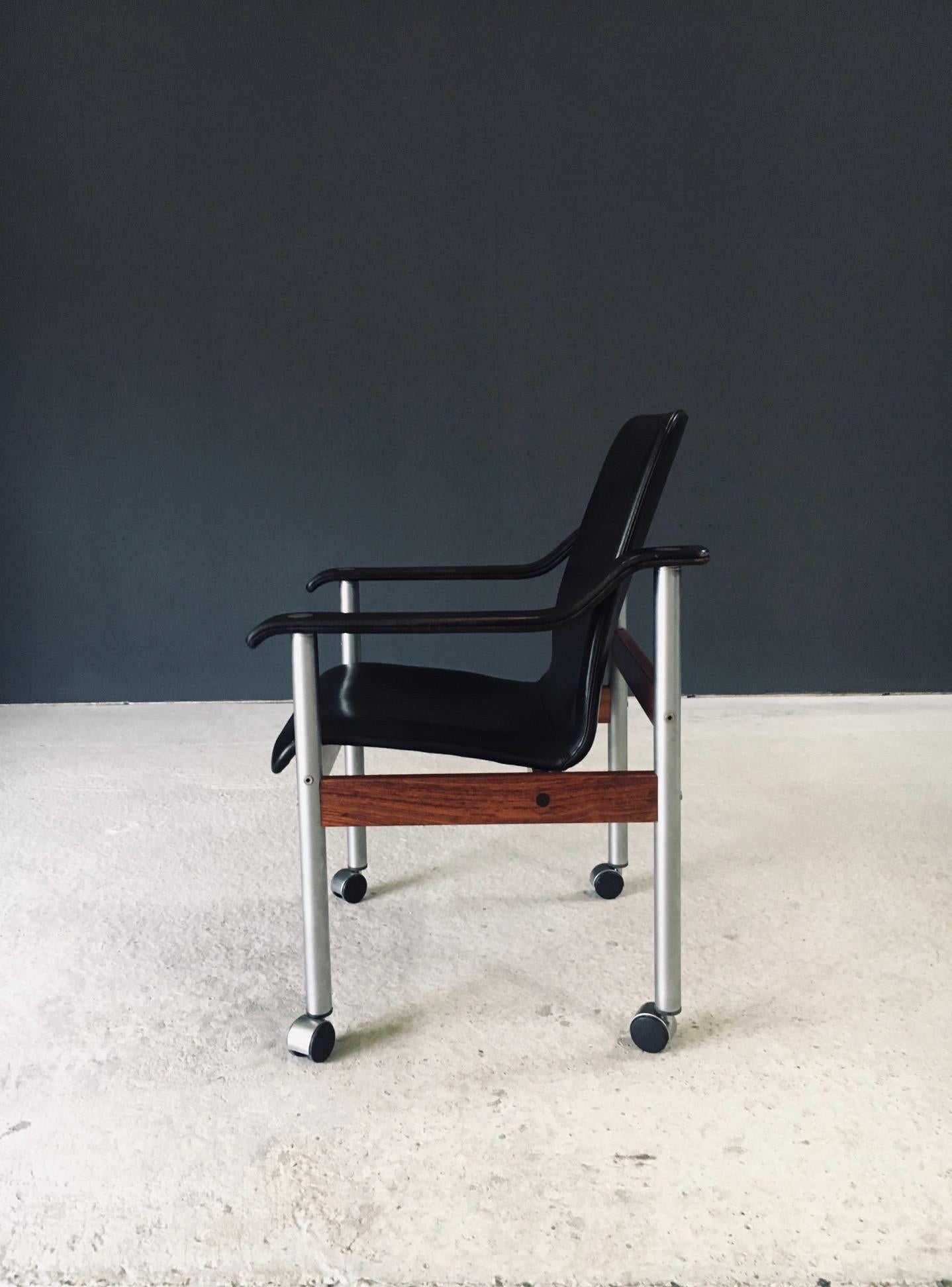Midcentury Modern Scandinavian Design Office Chair by Dyrlund, Denmark 1960's In Good Condition For Sale In Oud-Turnhout, VAN