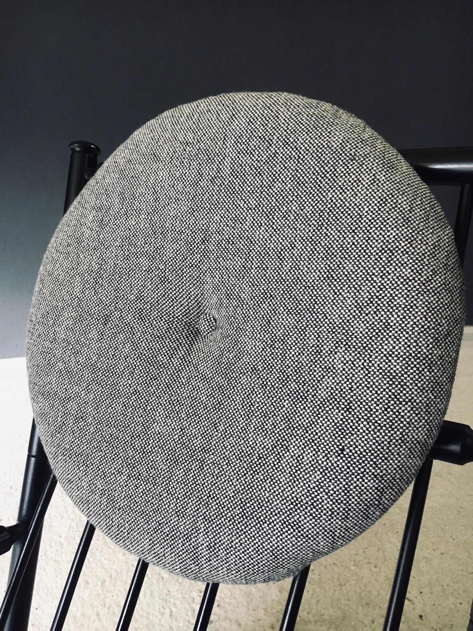 The Modern Scandinavian Design Rocking Chair, Suède 1960's en vente 6